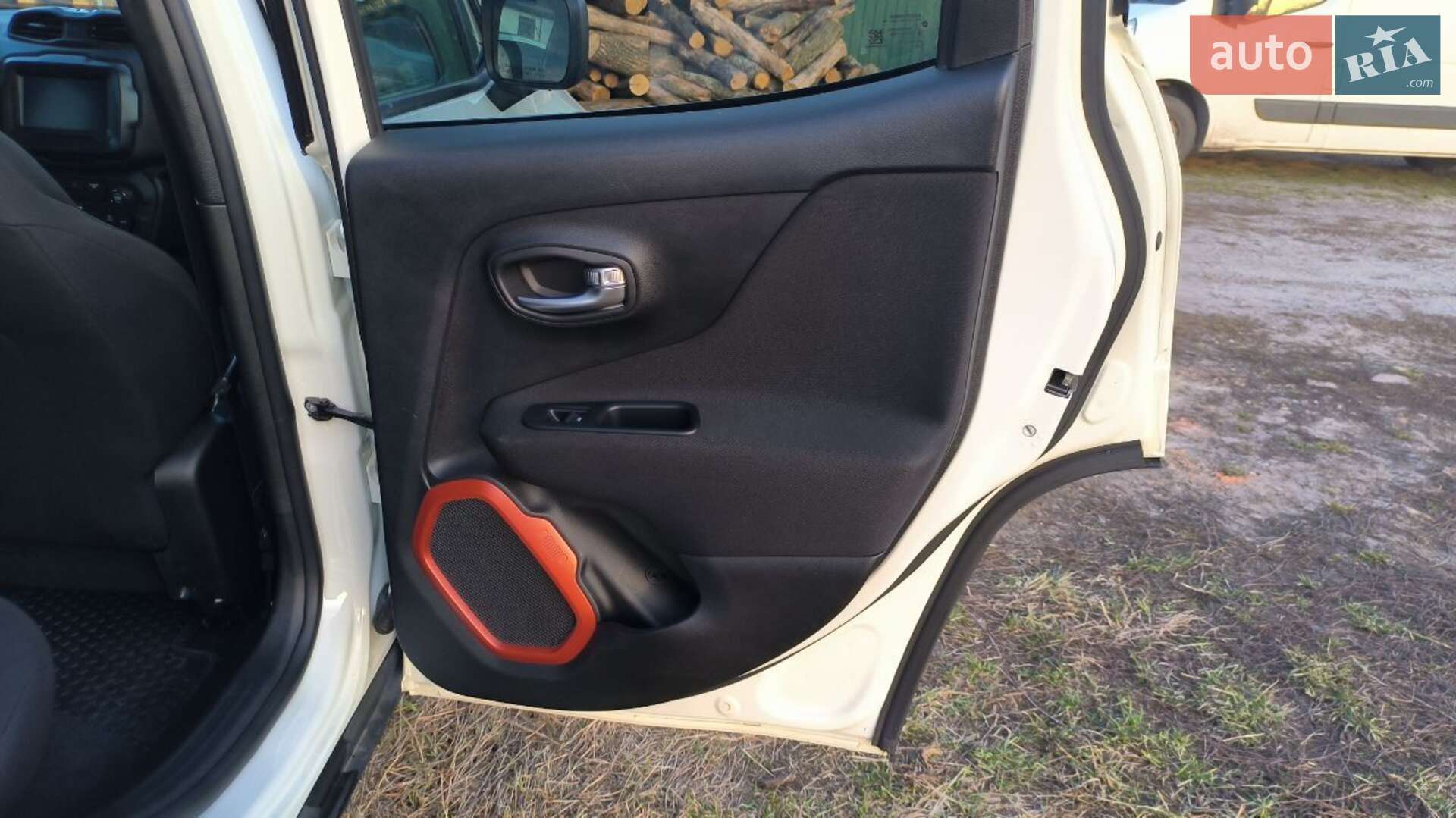 Jeep Renegade 2018 VIN ZACCJBAB6JPH52528 фото оголошення 45 з 49