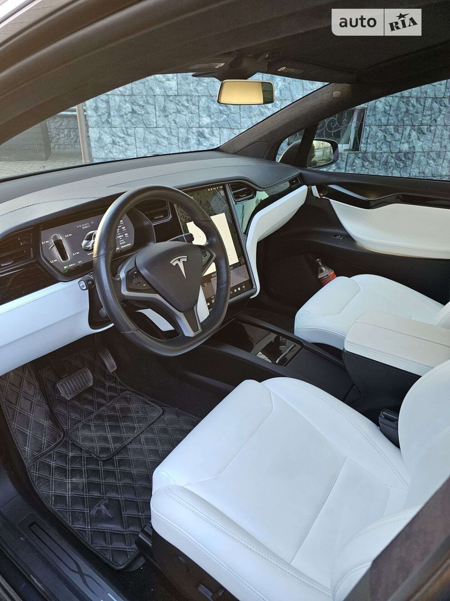 Tesla Model X 2018 VIN 5YJXCDE26JF125711 фото оголошення 2 з 22