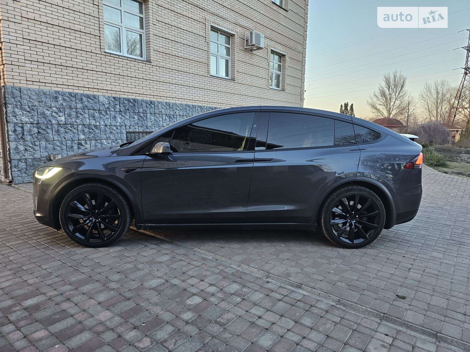 Tesla Model X 2018 VIN 5YJXCDE26JF125711 фото оголошення 5 з 22