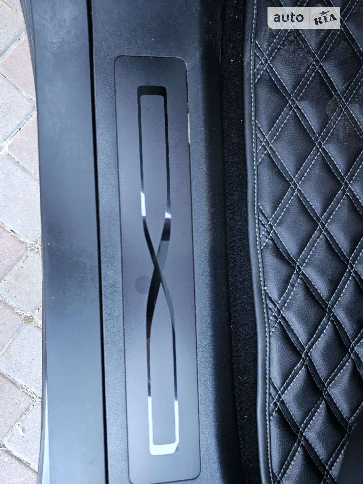 Tesla Model X 2018 VIN 5YJXCDE26JF125711 фото оголошення 12 з 22