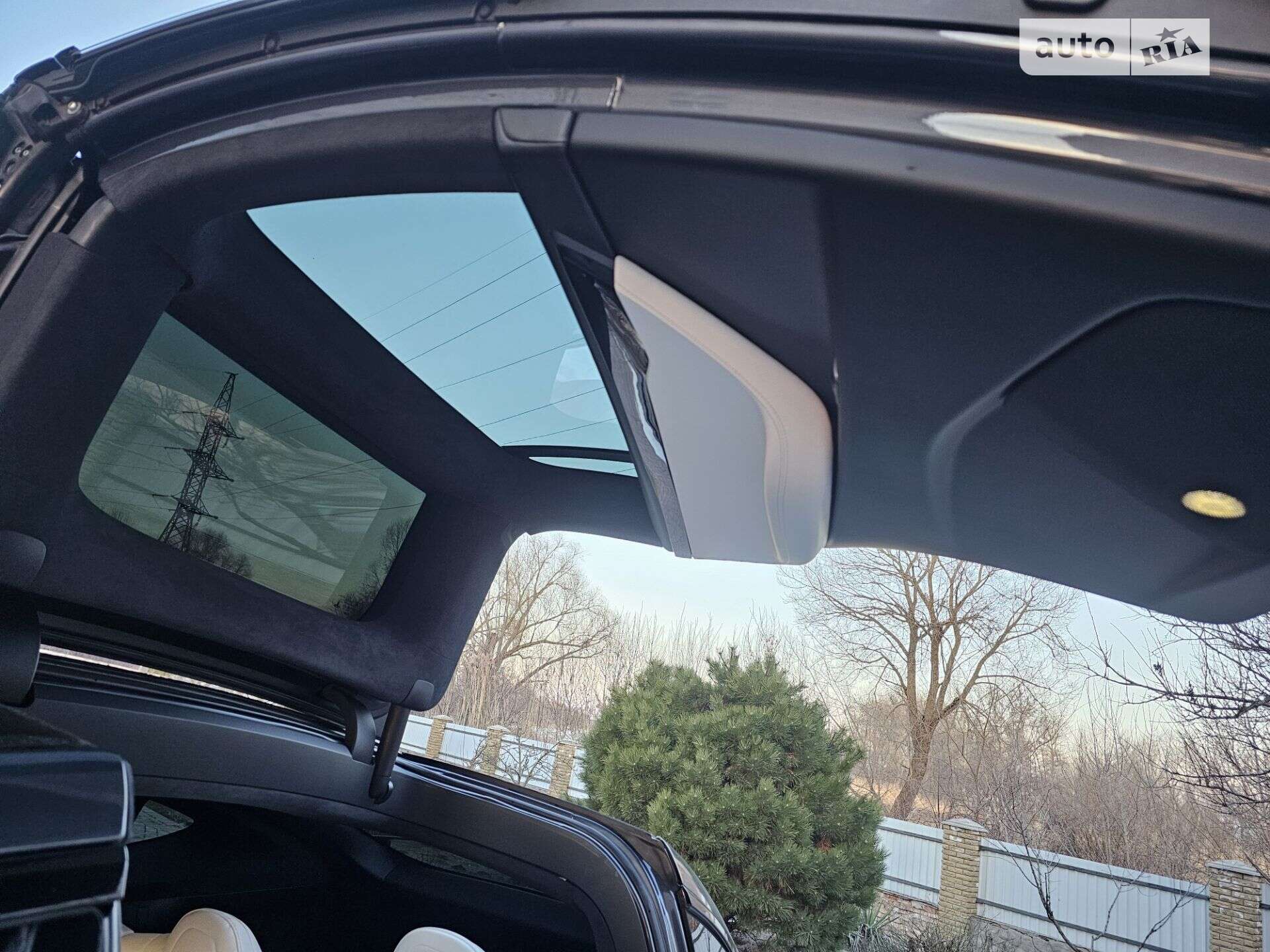 Tesla Model X 2018 VIN 5YJXCDE26JF125711 фото оголошення 13 з 22