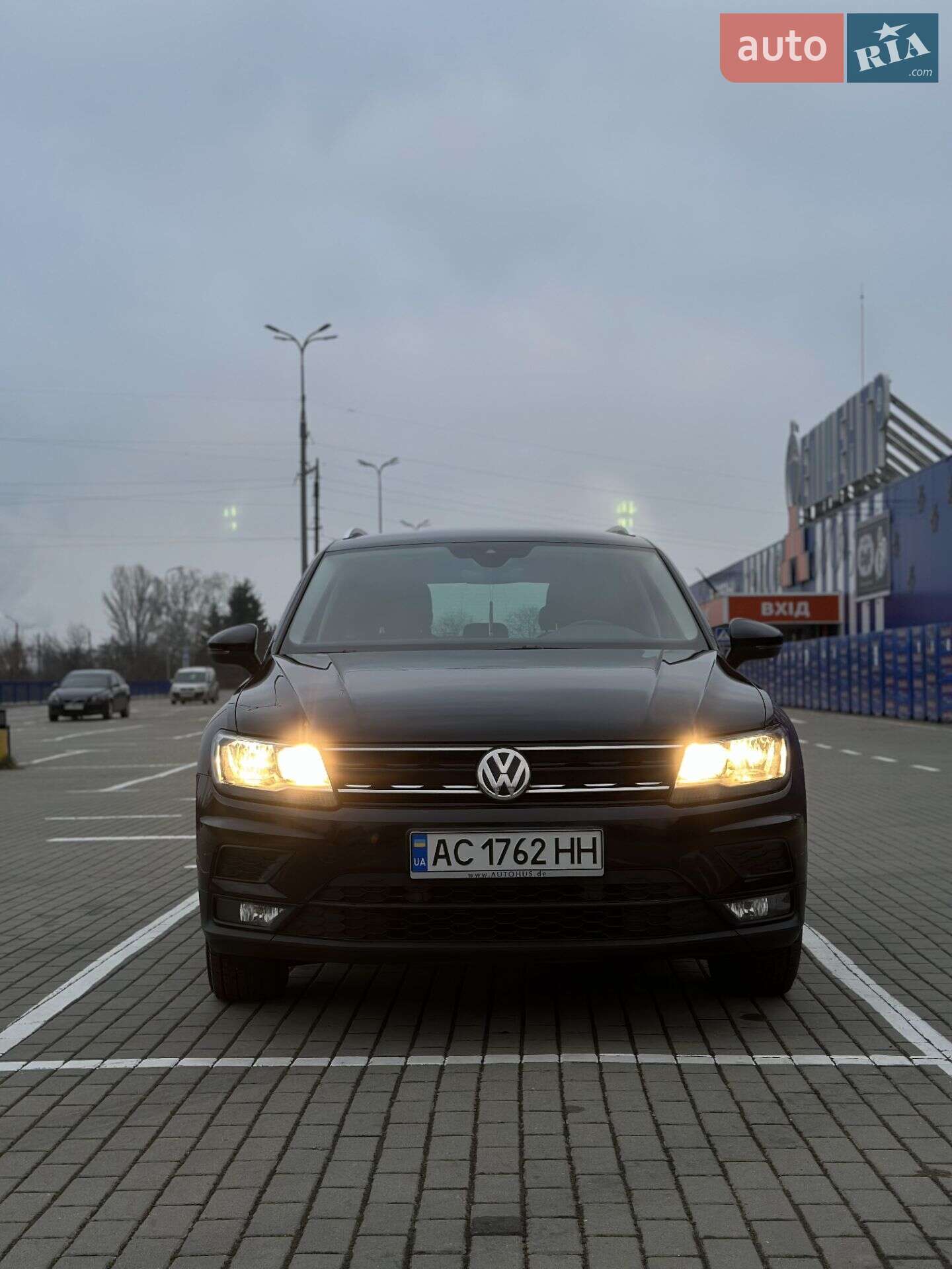 Volkswagen Tiguan 2019 VIN WVGZZZ5NZLW825031 фото оголошення 6 з 76