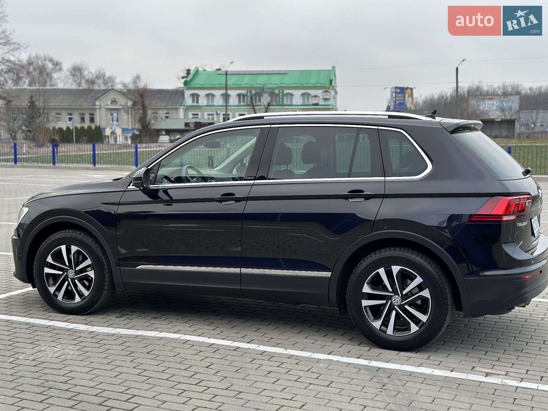 Volkswagen Tiguan 2019 VIN WVGZZZ5NZLW825031 фото оголошення 15 з 76