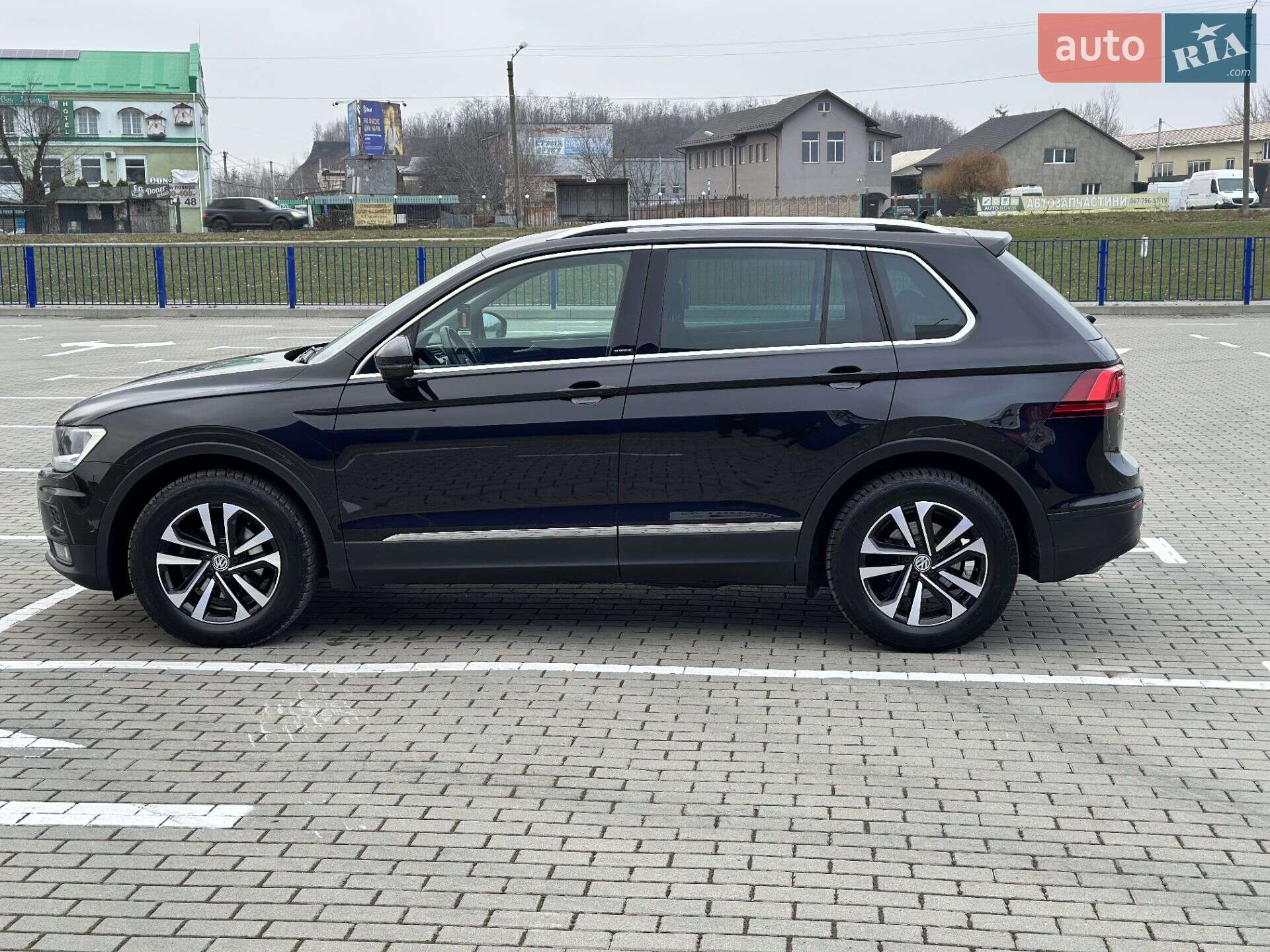 Volkswagen Tiguan 2019 VIN WVGZZZ5NZLW825031 фото оголошення 14 з 76