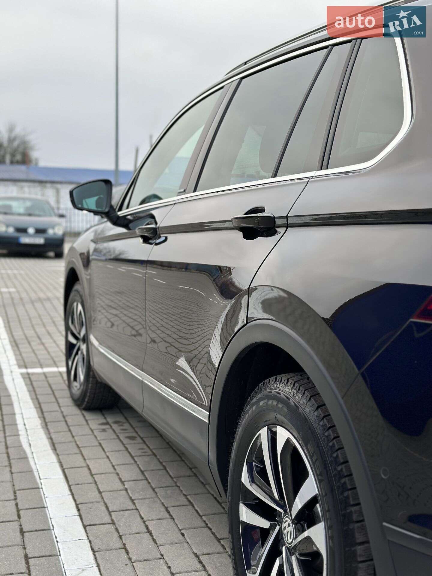 Volkswagen Tiguan 2019 VIN WVGZZZ5NZLW825031 фото оголошення 16 з 76