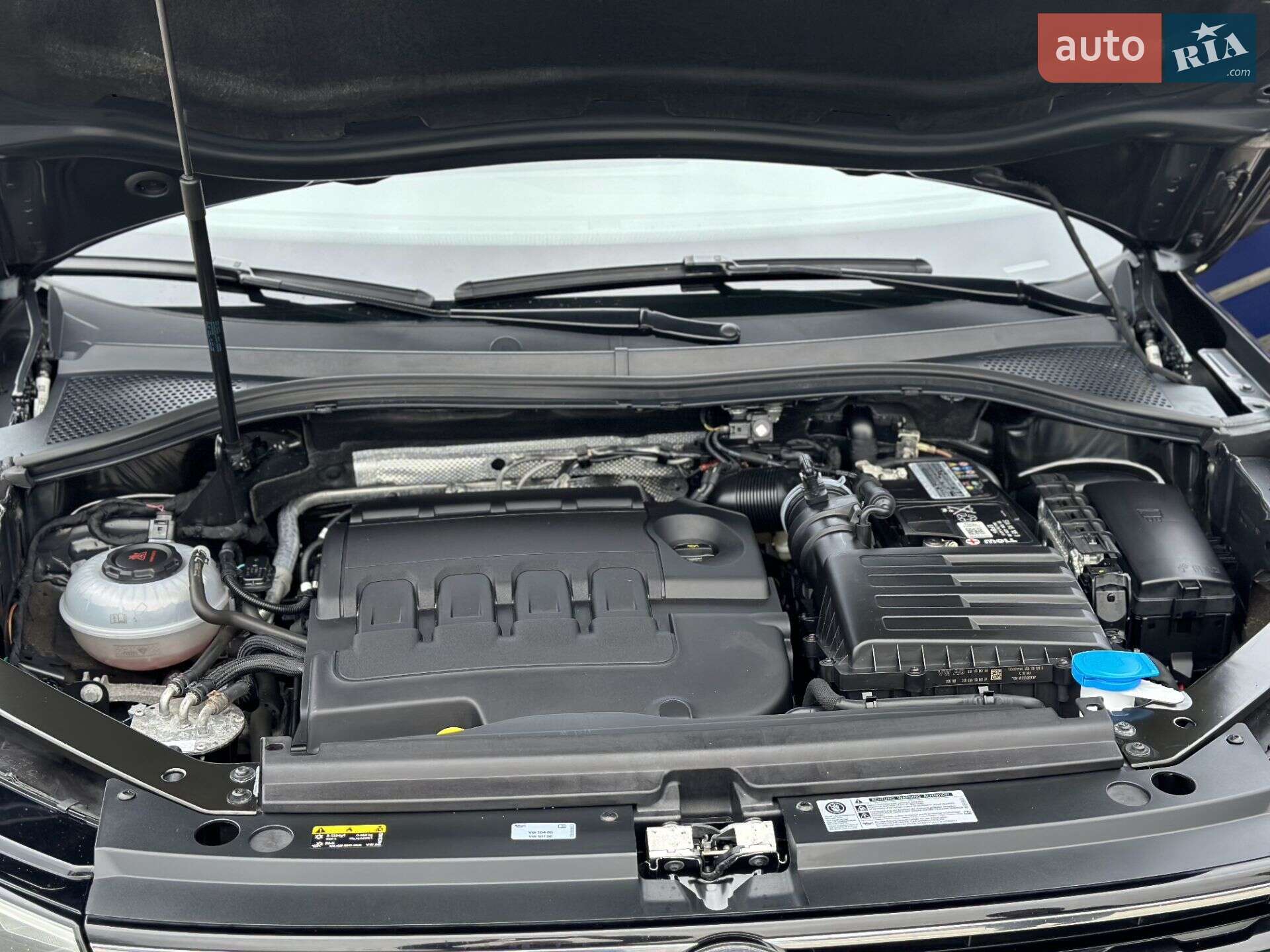 Volkswagen Tiguan 2019 VIN WVGZZZ5NZLW825031 фото оголошення 35 з 76