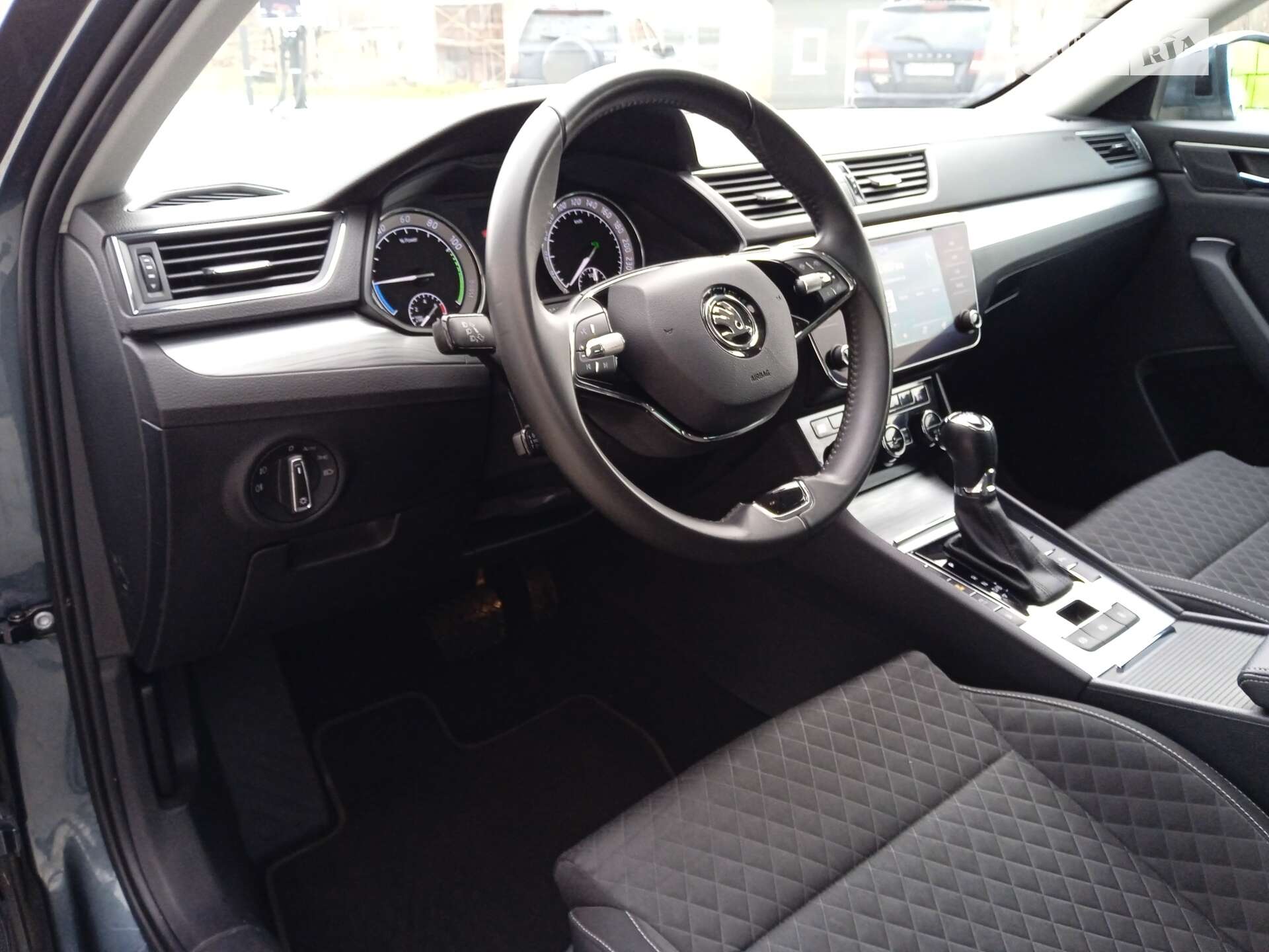 Skoda Superb 2020 VIN TMBJW7NP2L7059130 фото оголошення 32 з 76