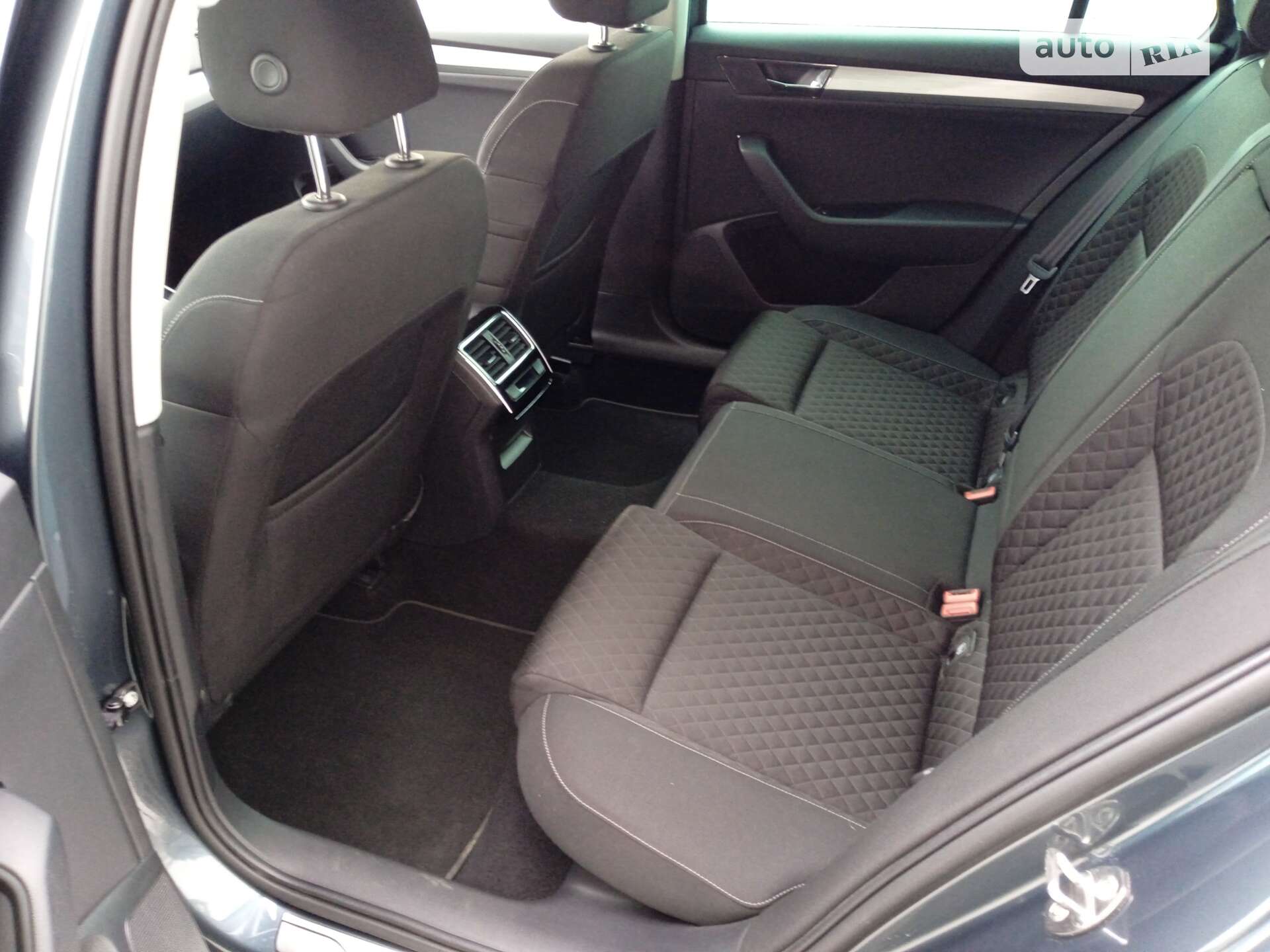 Skoda Superb 2020 VIN TMBJW7NP2L7059130 фото оголошення 33 з 76