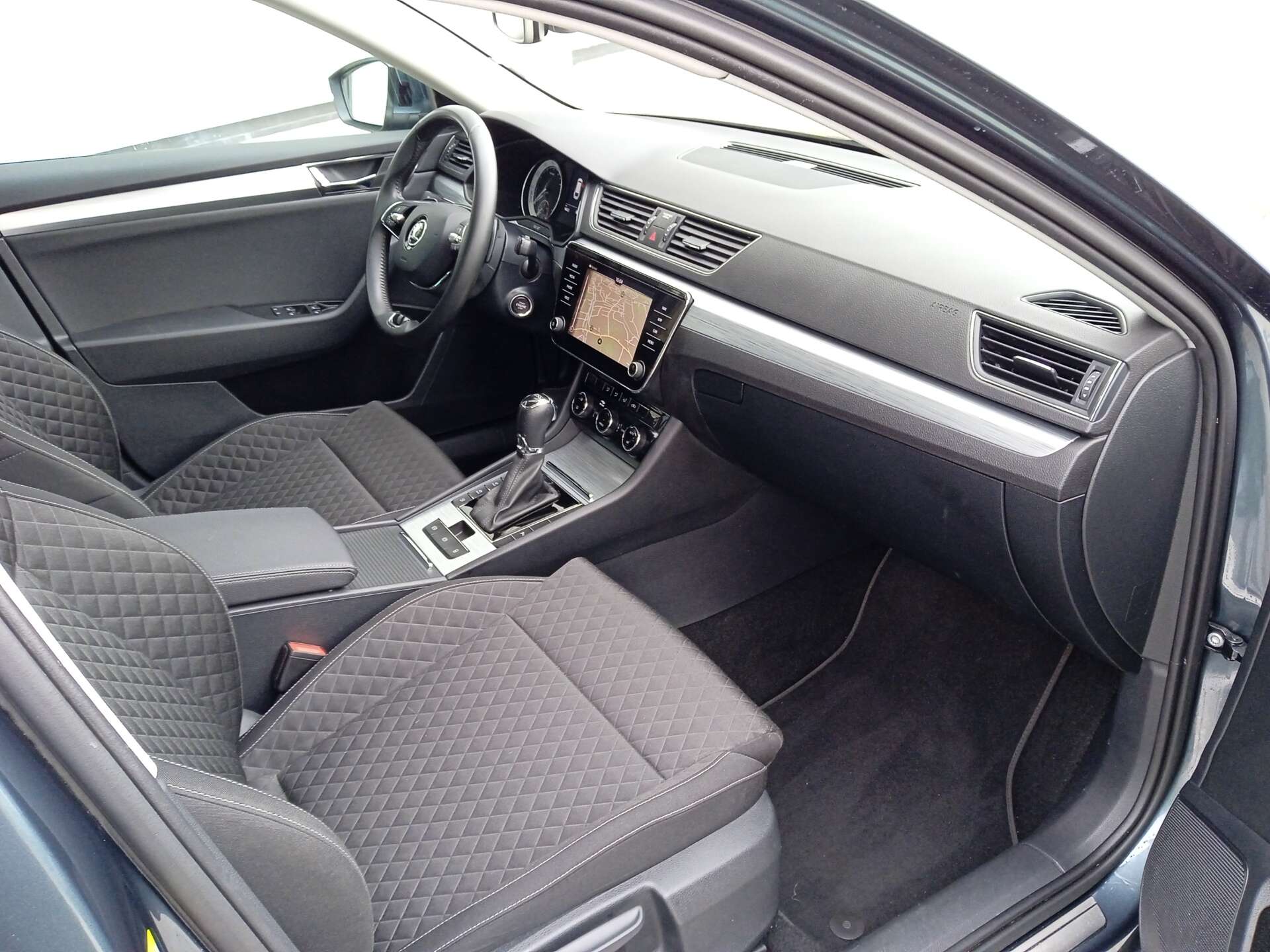 Skoda Superb 2020 VIN TMBJW7NP2L7059130 фото оголошення 40 з 76