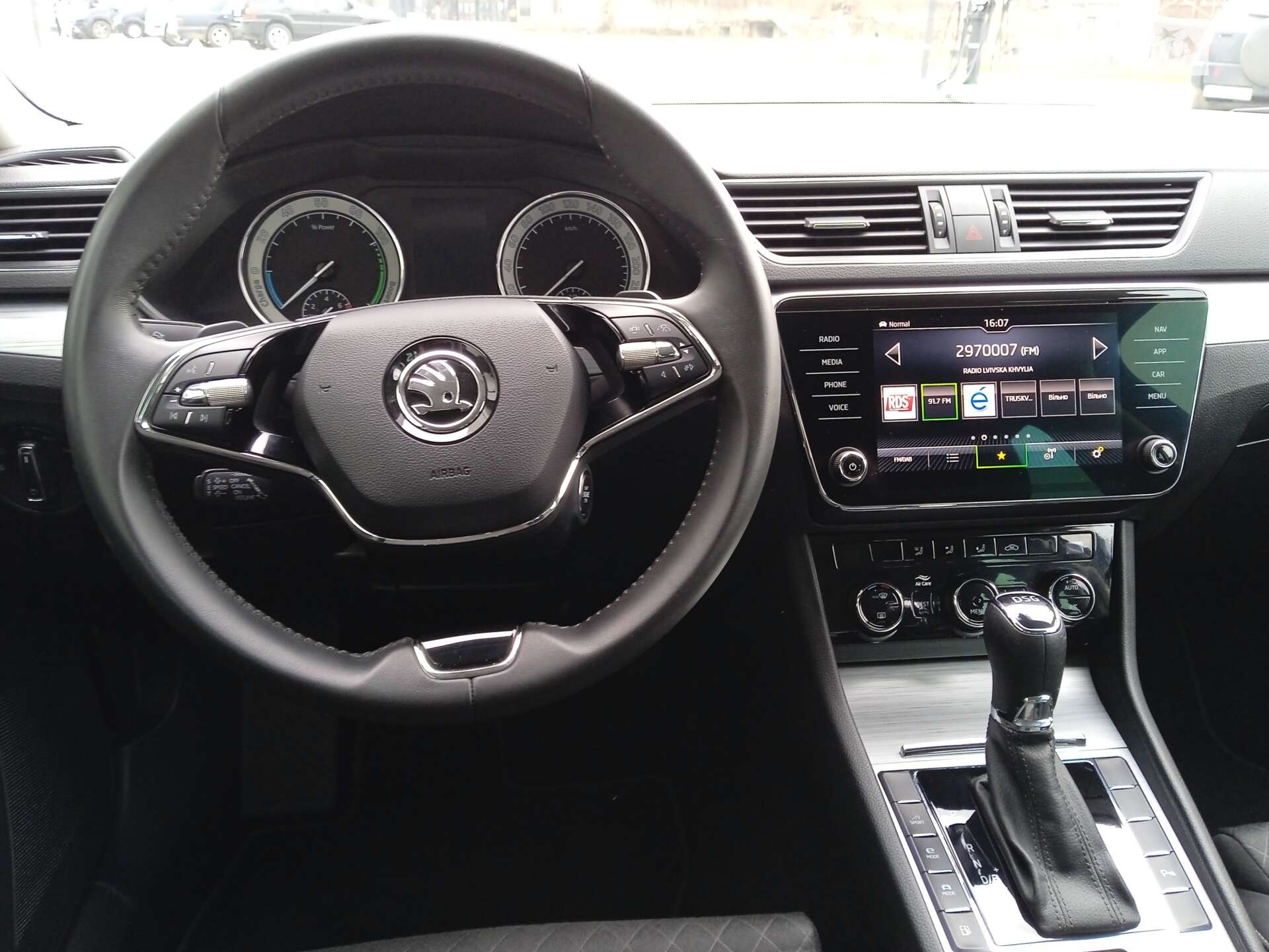 Skoda Superb 2020 VIN TMBJW7NP2L7059130 фото оголошення 44 з 76