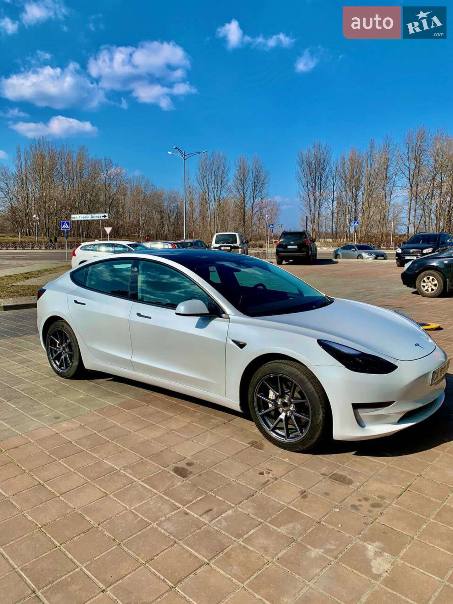 Tesla Model 3 2022 VIN 5YJ3E1EA8NF242162 фото оголошення 4 з 9