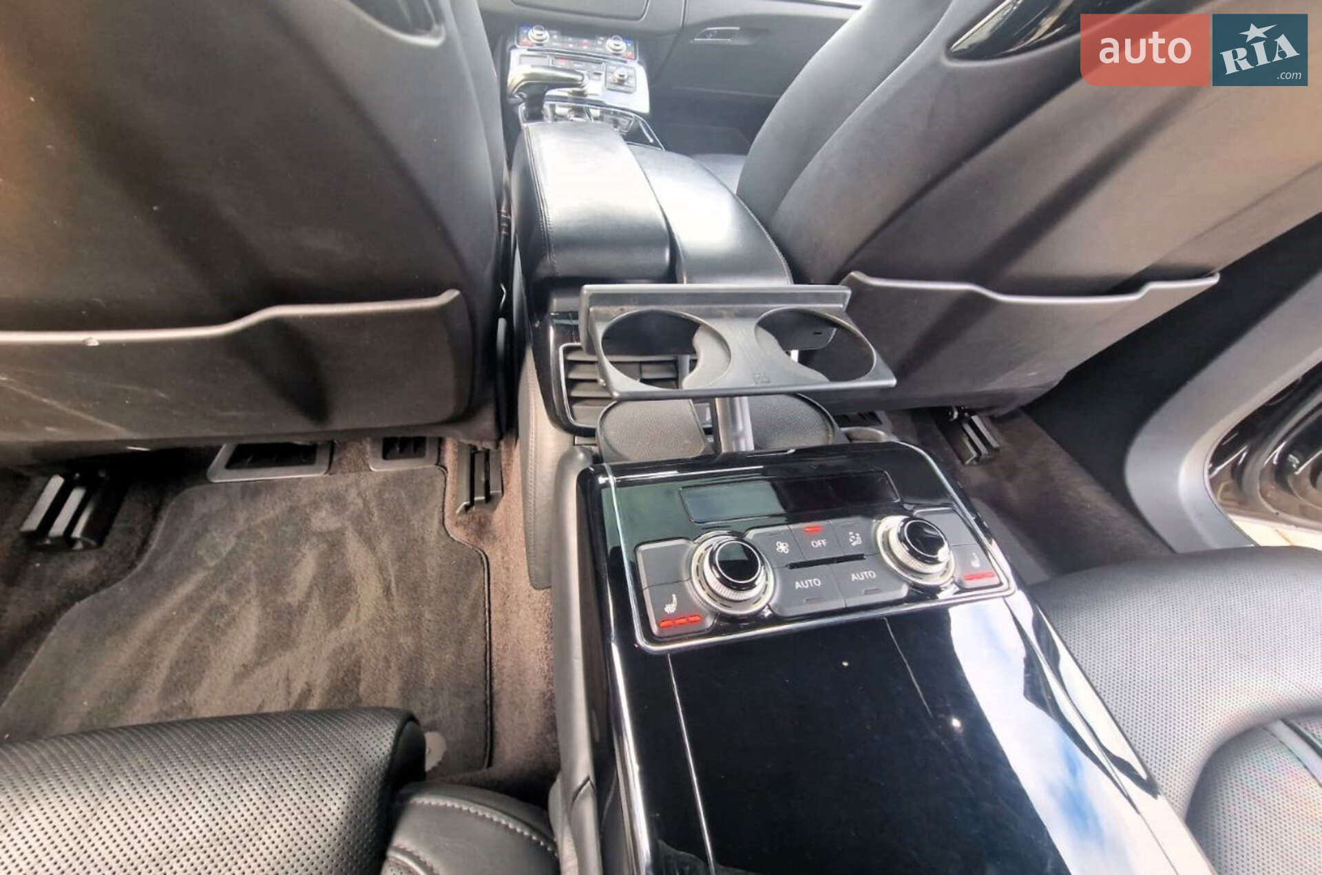 Audi A8 2012 VIN WAURMAFD4EN000652 фото оголошення 7 з 9