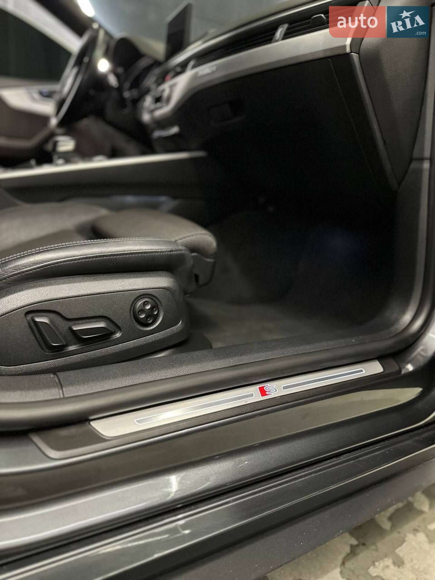 Audi A5 Sportback 2018 VIN WAUZZZF51JA092796 фото оголошення 10 з 17