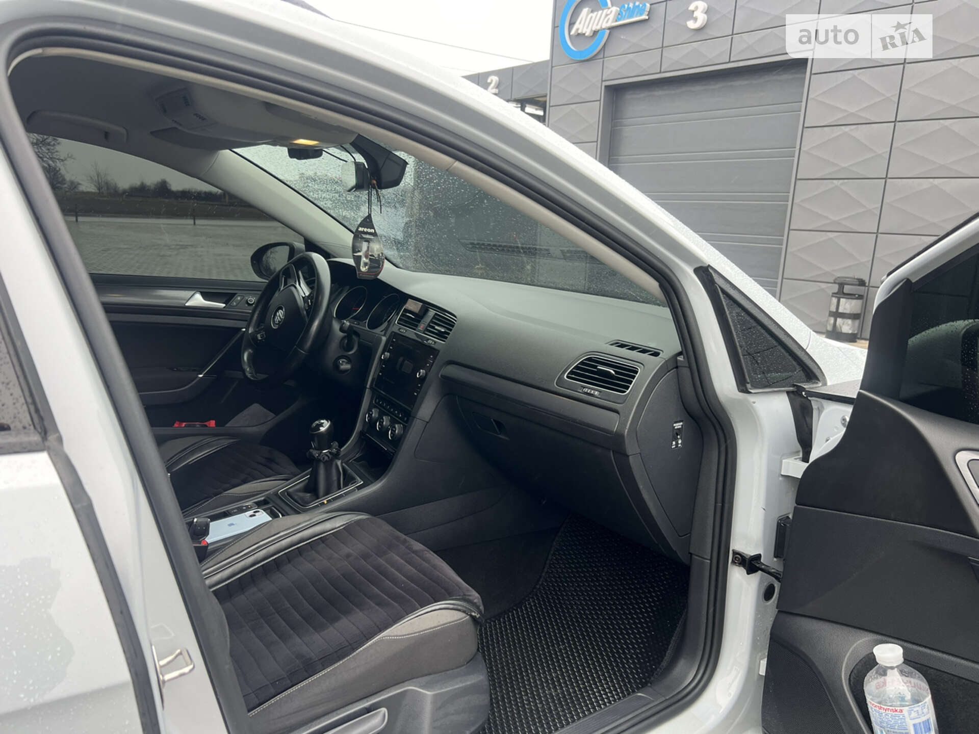 Volkswagen Golf 2017 VIN WVWZZZAUZHP785243 фото оголошення 24 з 51