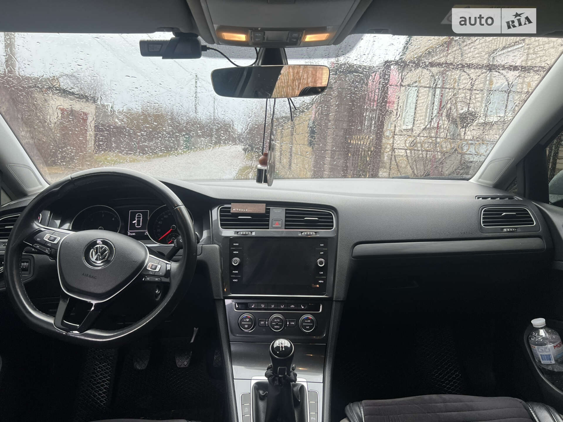 Volkswagen Golf 2017 VIN WVWZZZAUZHP785243 фото оголошення 47 з 51