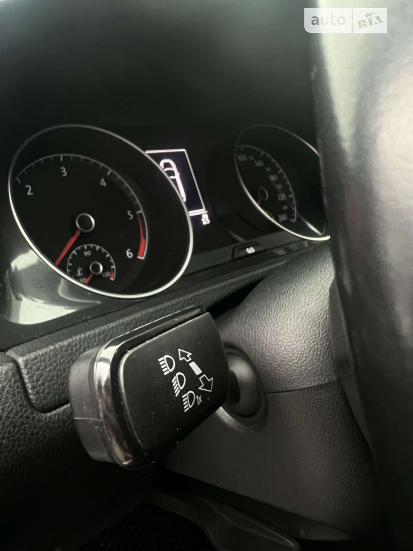 Volkswagen Golf 2017 VIN WVWZZZAUZHP785243 фото оголошення 50 з 51