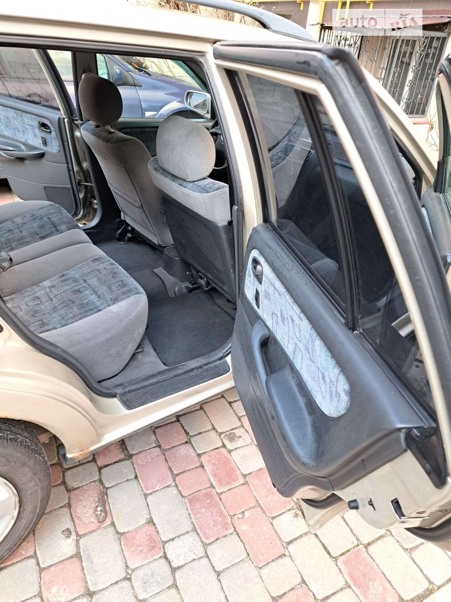 Mazda 626 1999 VIN JMZGW19F201147482 фото оголошення 13 з 20