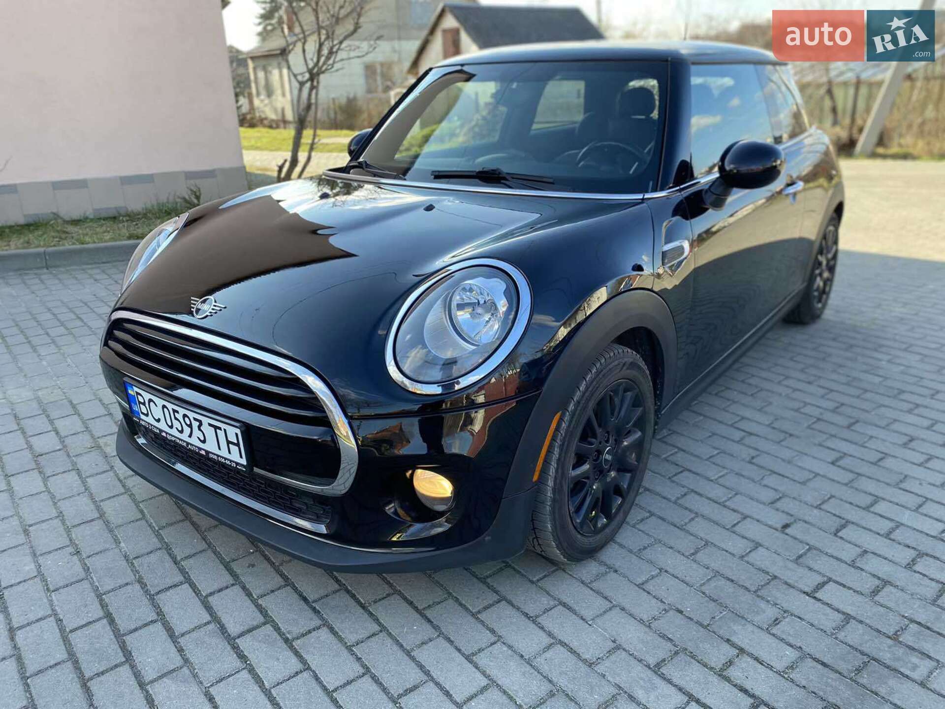 MINI Hatch 2017 VIN WMWXP5C31H2G60545 фото оголошення 2 з 30