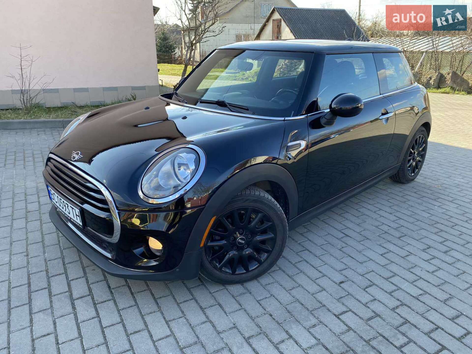 MINI Hatch 2017 VIN WMWXP5C31H2G60545 фото оголошення 8 з 30