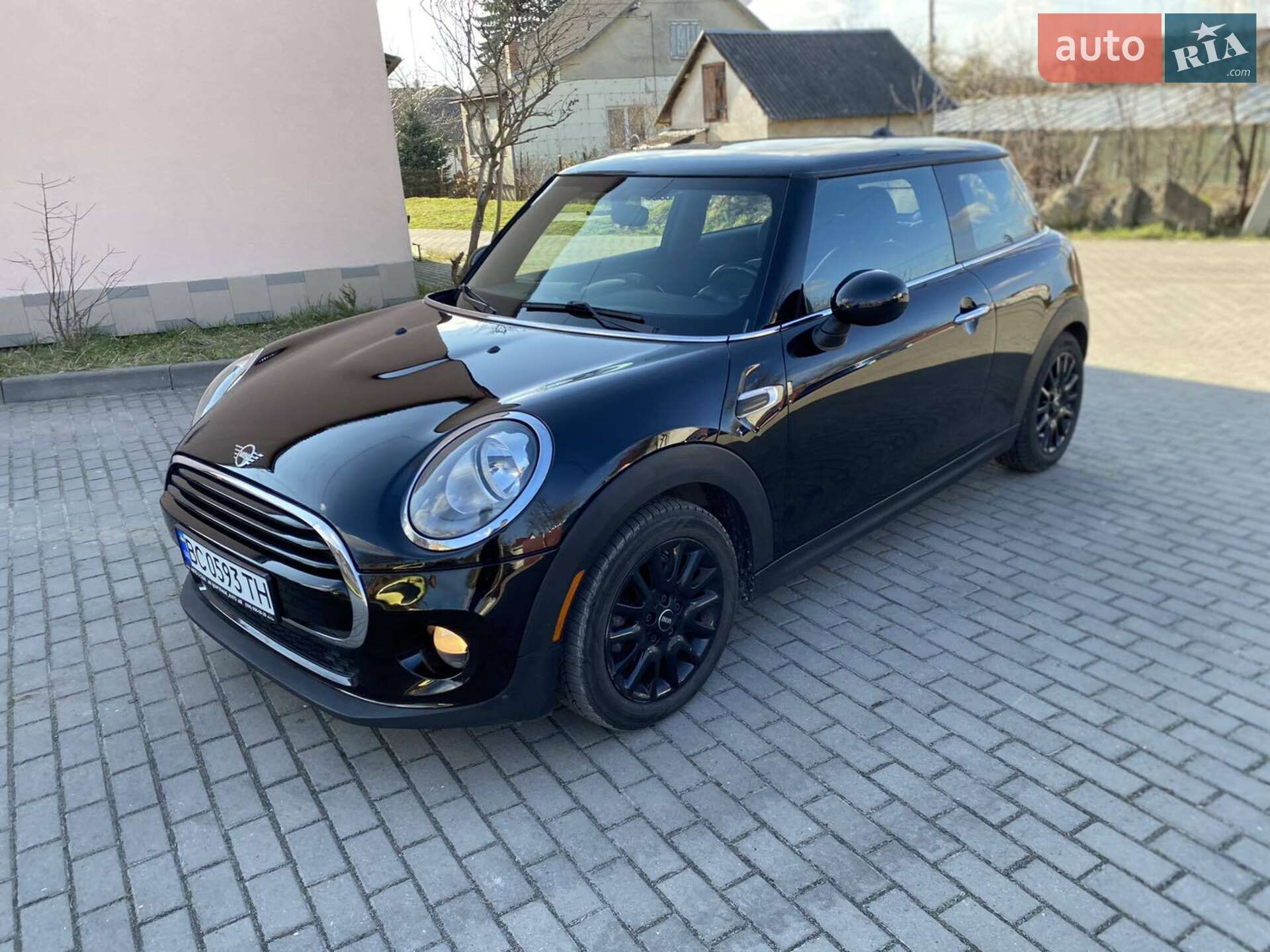 MINI Hatch 2017 VIN WMWXP5C31H2G60545 фото оголошення 15 з 30