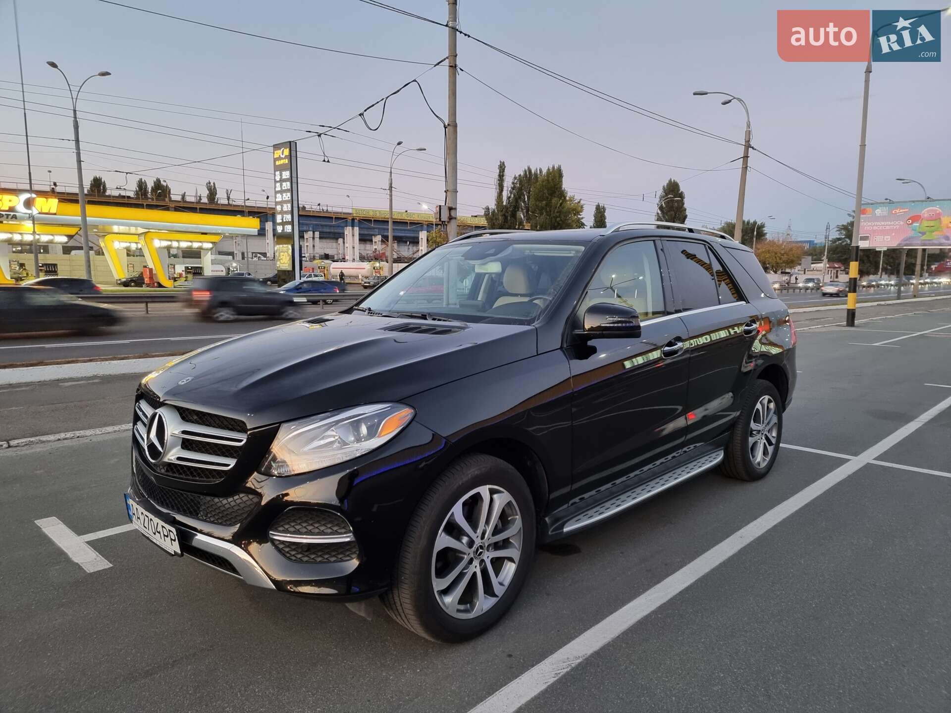 Mercedes-Benz GLE-Class 2017 VIN 4JGDA5JBXJB063958 фото оголошення 2 з 19