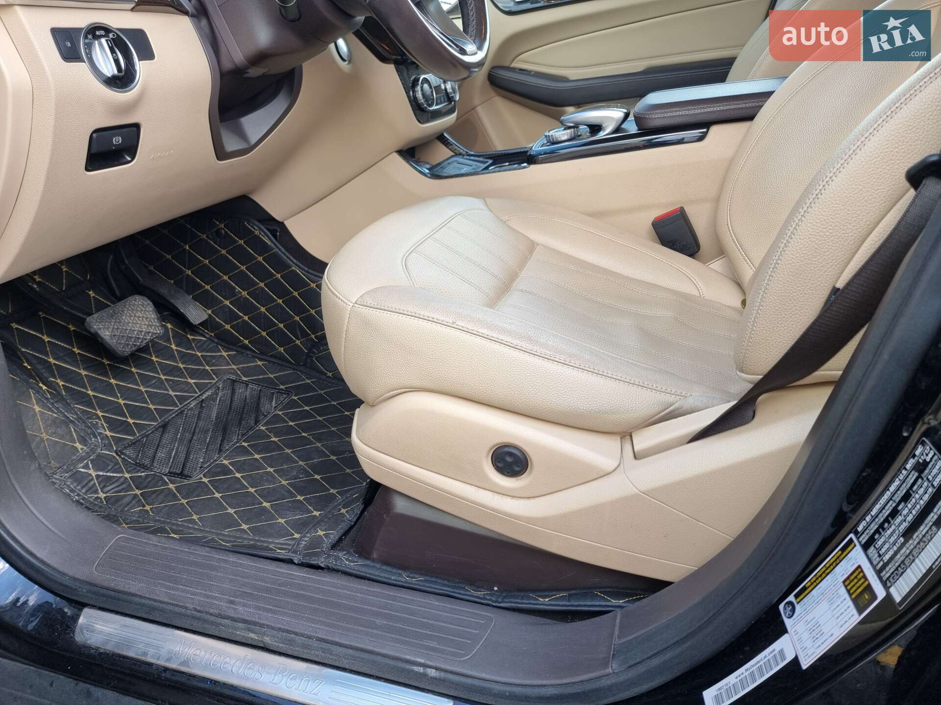 Mercedes-Benz GLE-Class 2017 VIN 4JGDA5JBXJB063958 фото оголошення 12 з 19