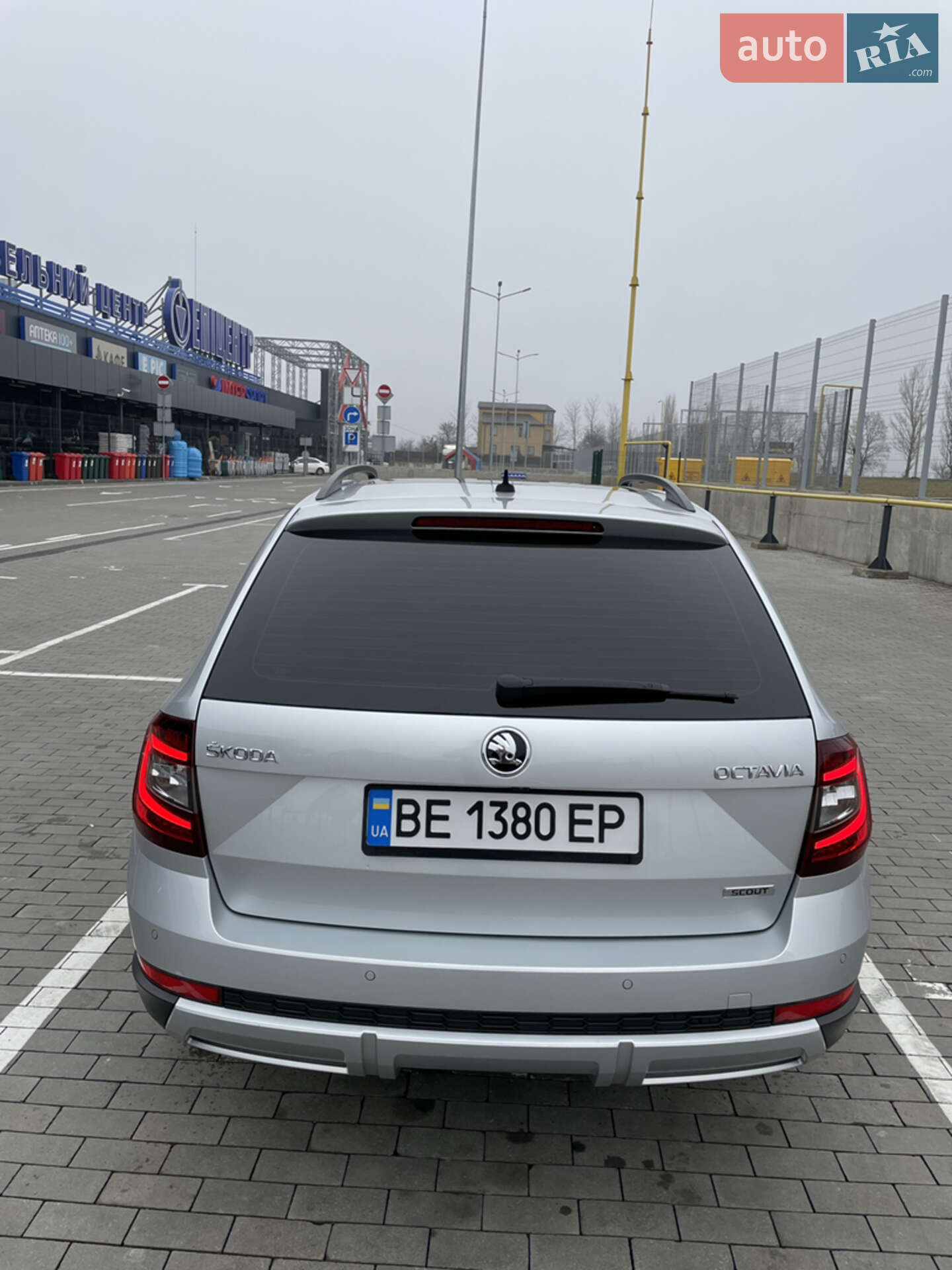Skoda Octavia Scout 2017 VIN TMBLK7NE3J0188454 фото оголошення 2 з 92