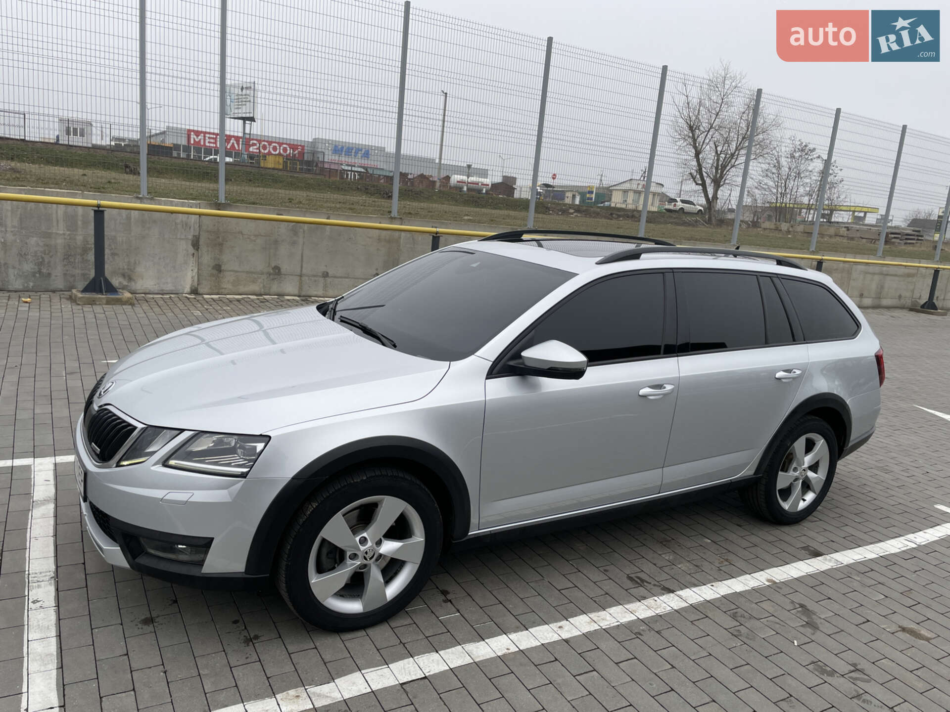 Skoda Octavia Scout 2017 VIN TMBLK7NE3J0188454 фото оголошення 3 з 92