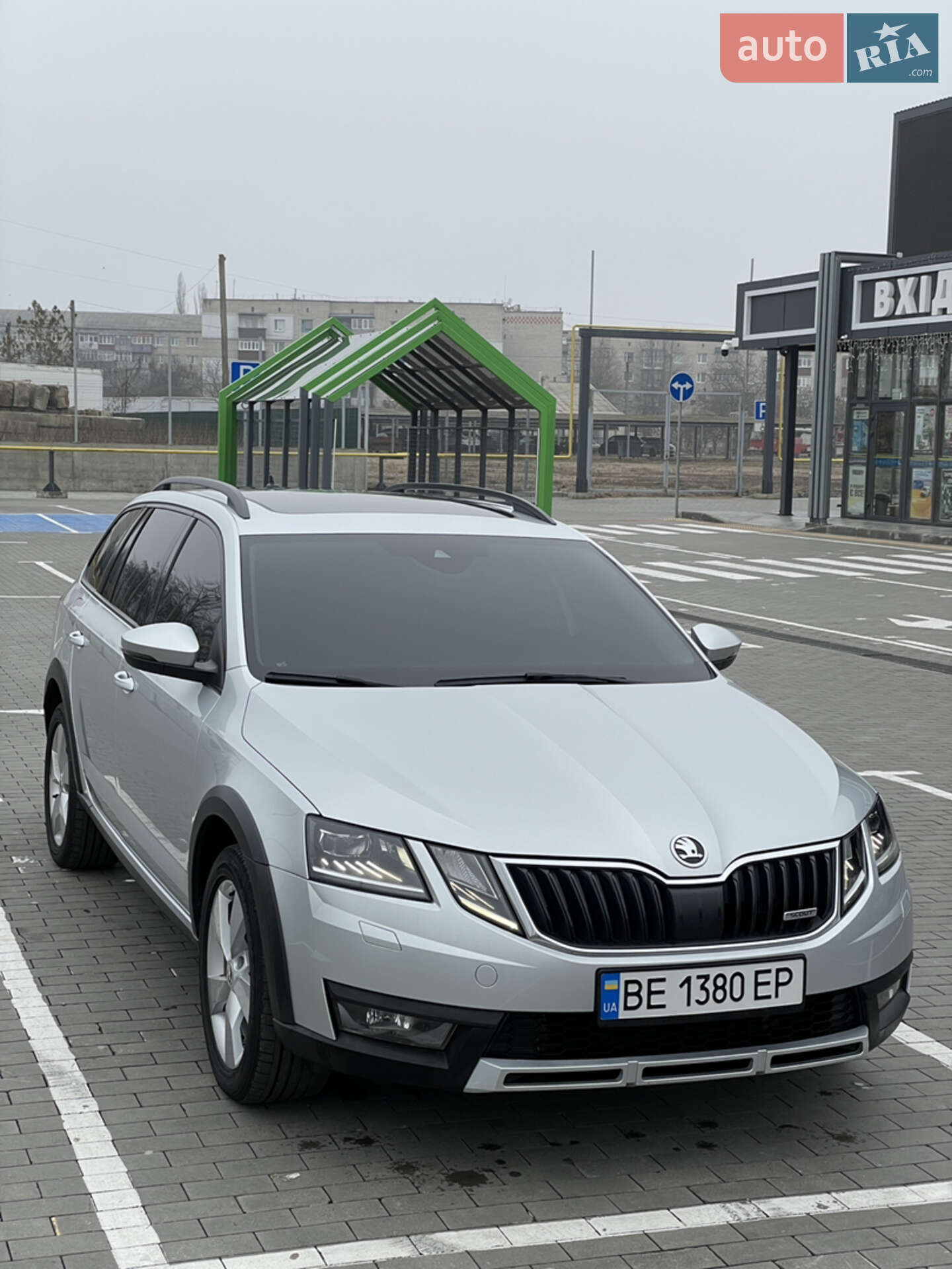 Skoda Octavia Scout 2017 VIN TMBLK7NE3J0188454 фото оголошення 18 з 92