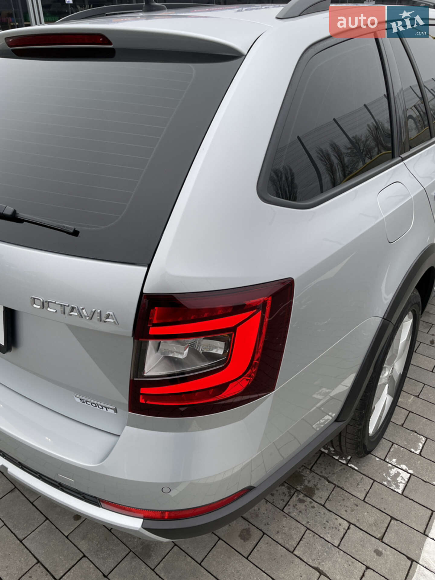 Skoda Octavia Scout 2017 VIN TMBLK7NE3J0188454 фото оголошення 23 з 92