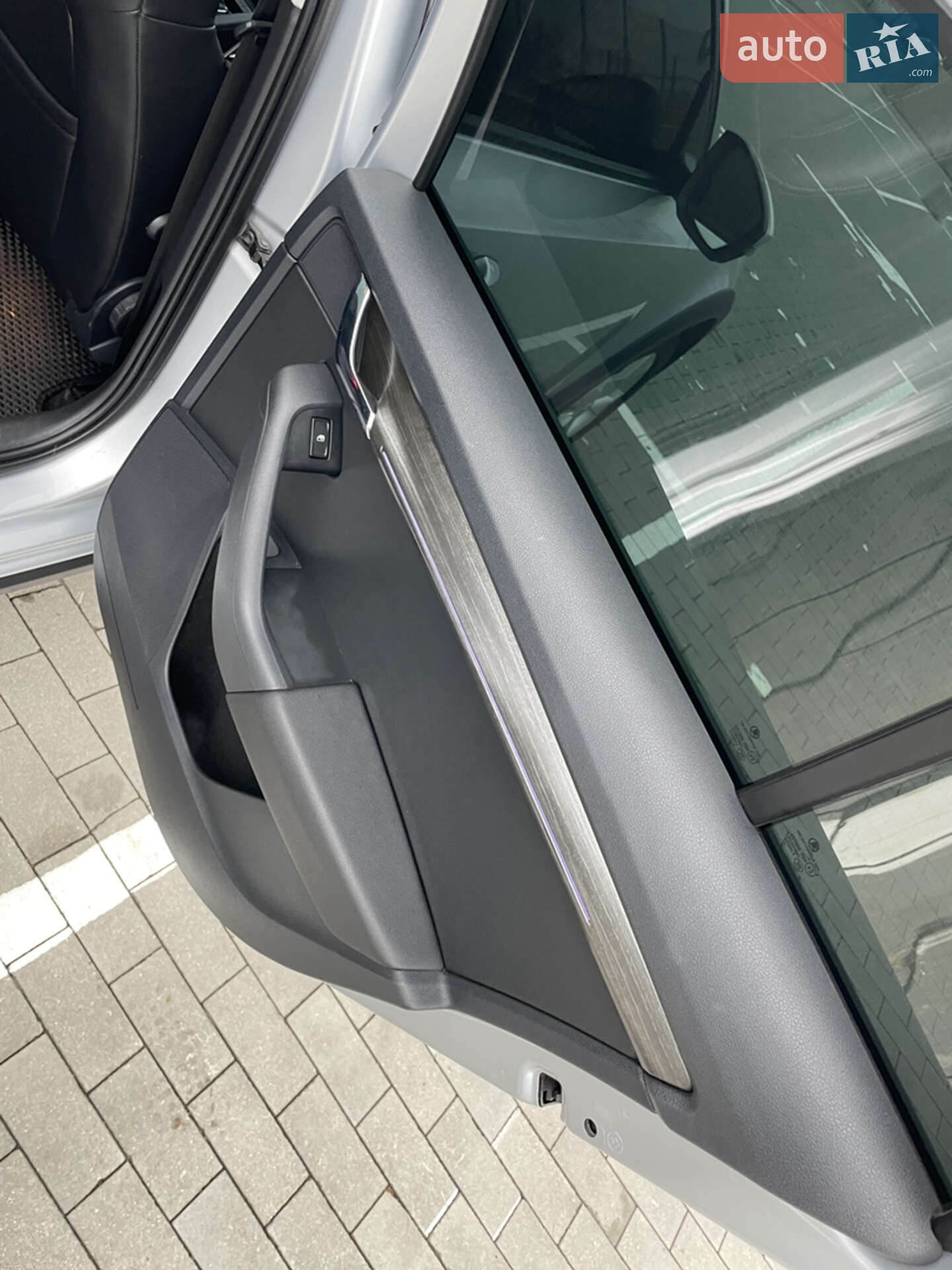Skoda Octavia Scout 2017 VIN TMBLK7NE3J0188454 фото оголошення 30 з 92