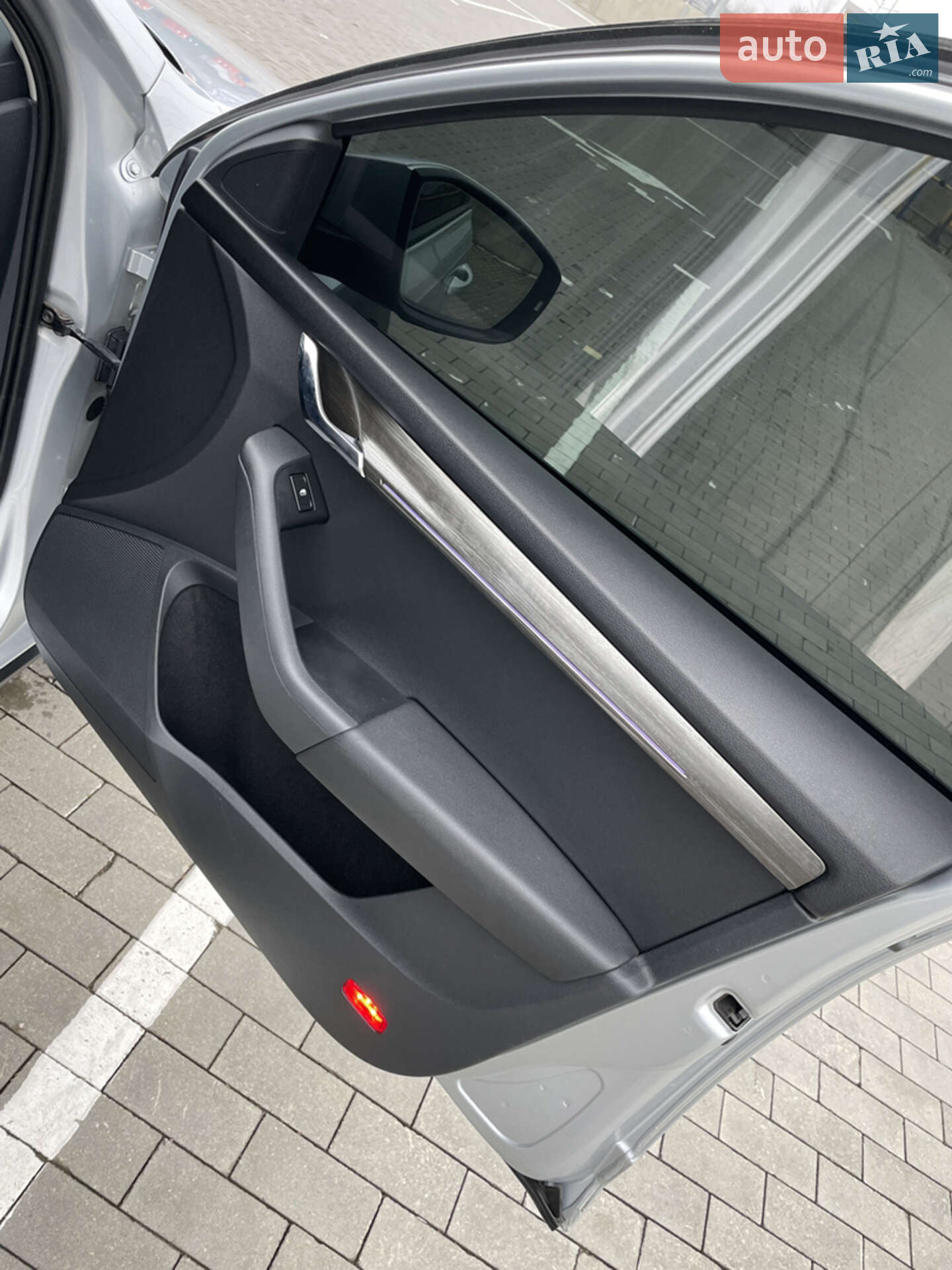 Skoda Octavia Scout 2017 VIN TMBLK7NE3J0188454 фото оголошення 37 з 92