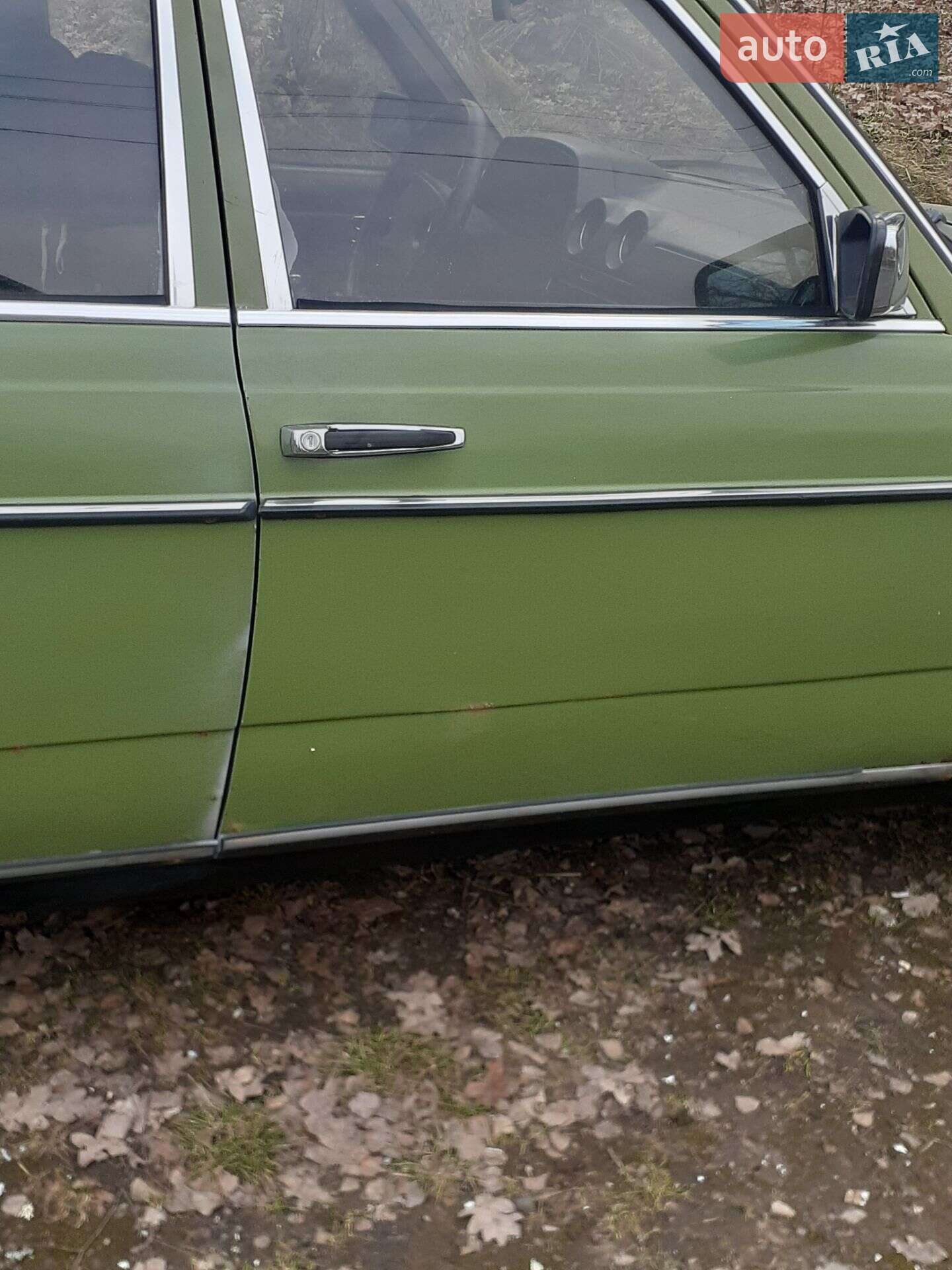 Mercedes-Benz E-Class 1982 VIN WDB12312310319432 фото оголошення 4 з 15