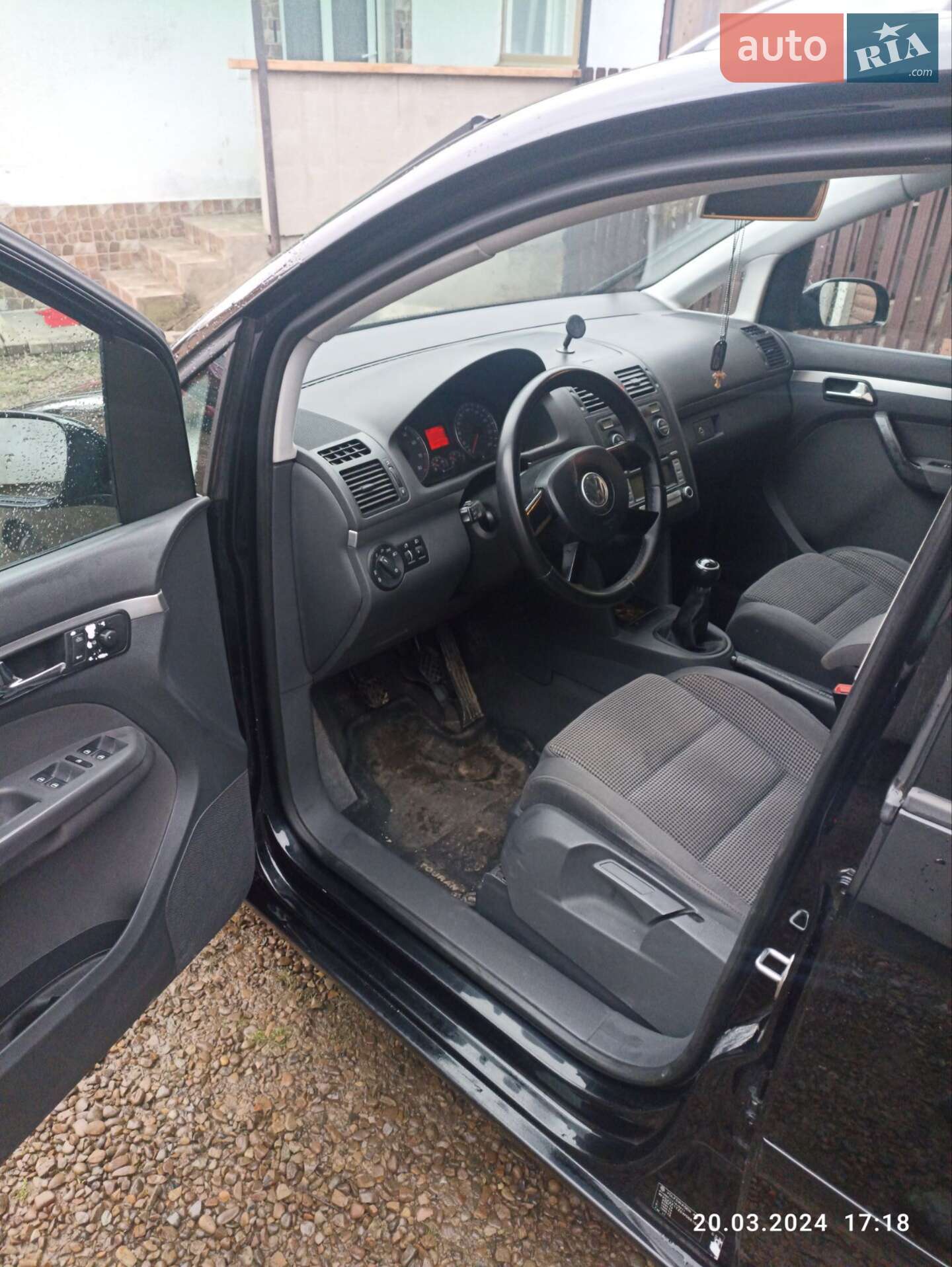 Volkswagen Touran 2004 VIN WVGZZZ1TZ5W068169 фото оголошення 5 з 10