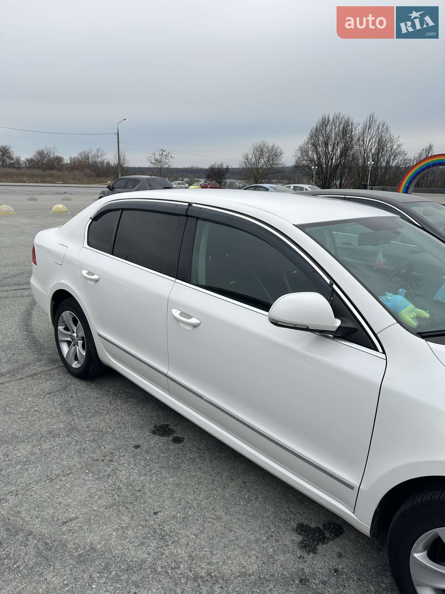Skoda Superb 2011 VIN TMBAE73T5B9041422 фото оголошення 2 з 24