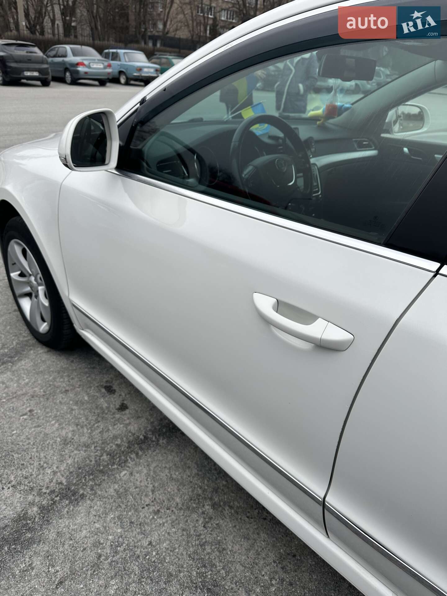 Skoda Superb 2011 VIN TMBAE73T5B9041422 фото оголошення 4 з 24