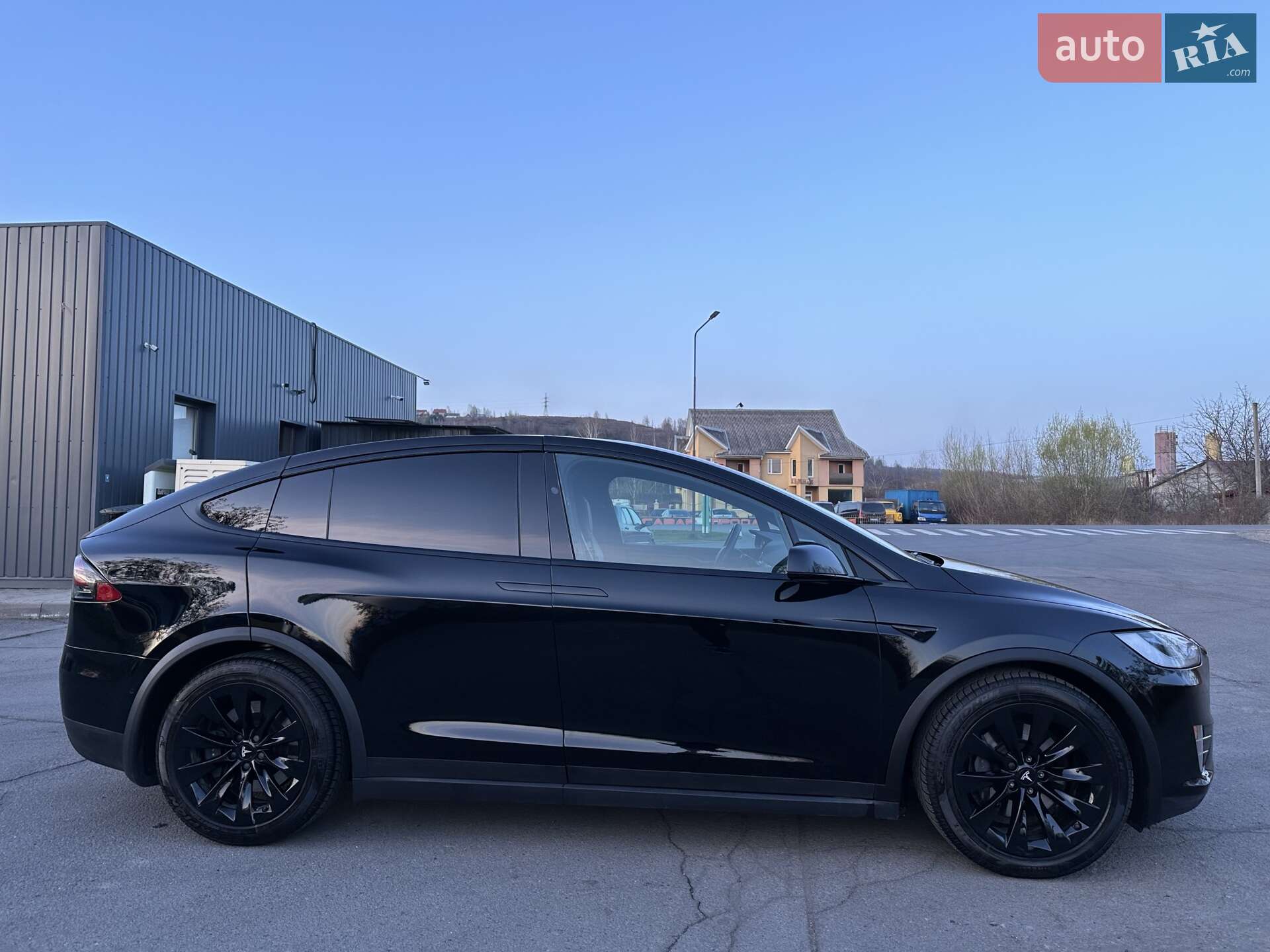 Tesla Model X 2018 VIN 5YJXCAE20JF123581 фото оголошення 5 з 26