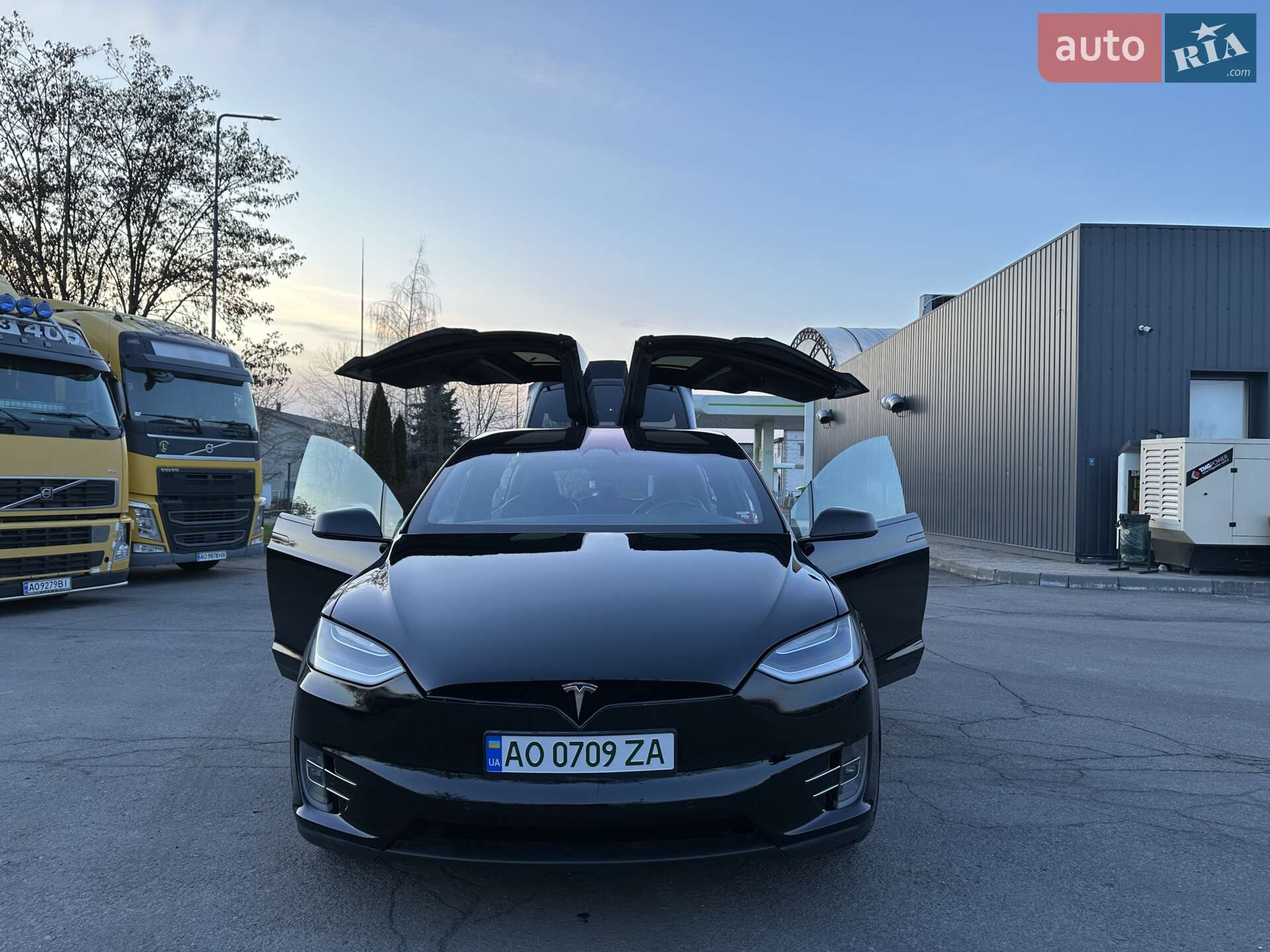 Tesla Model X 2018 VIN 5YJXCAE20JF123581 фото оголошення 11 з 26