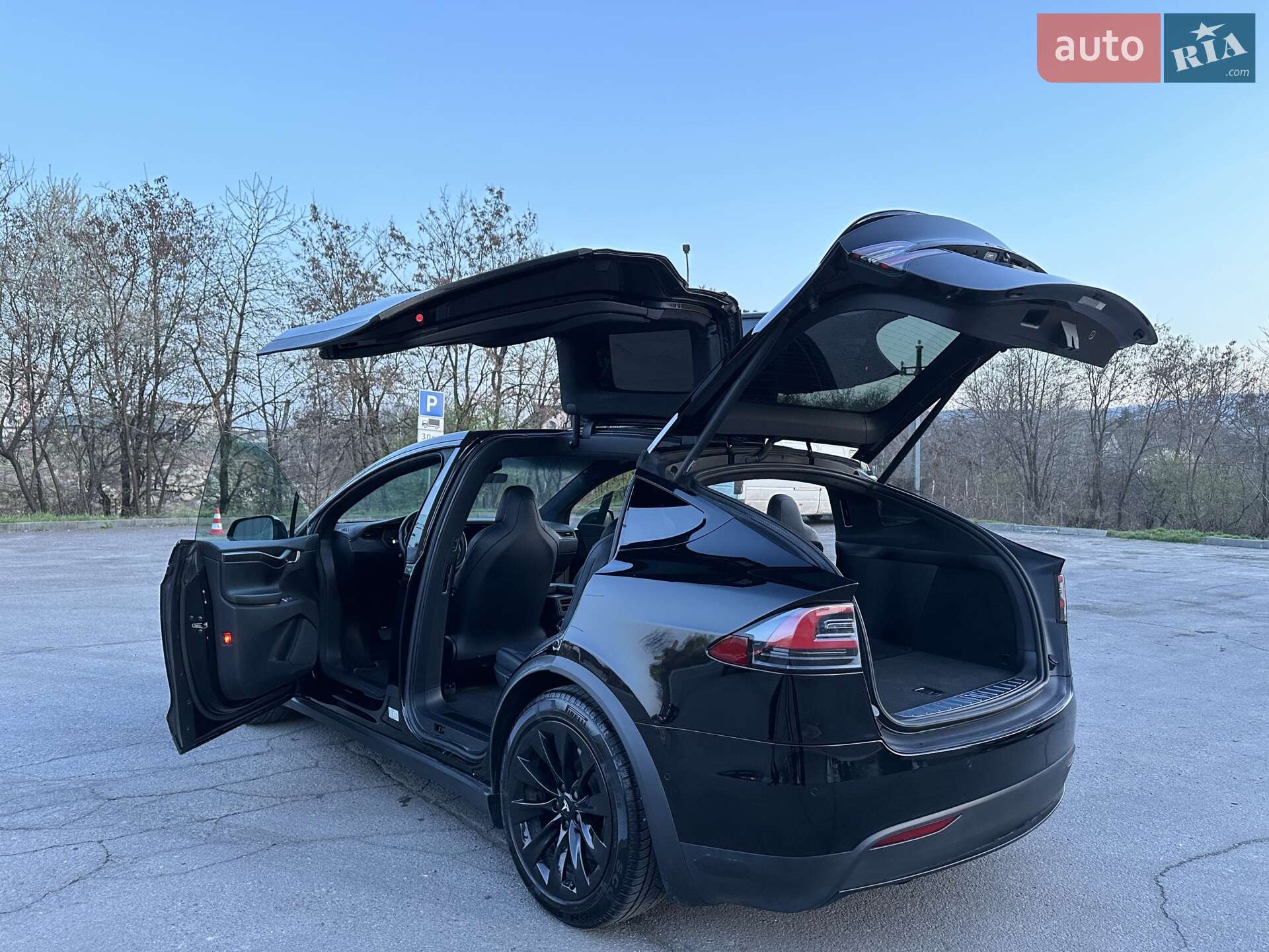 Tesla Model X 2018 VIN 5YJXCAE20JF123581 фото оголошення 17 з 26