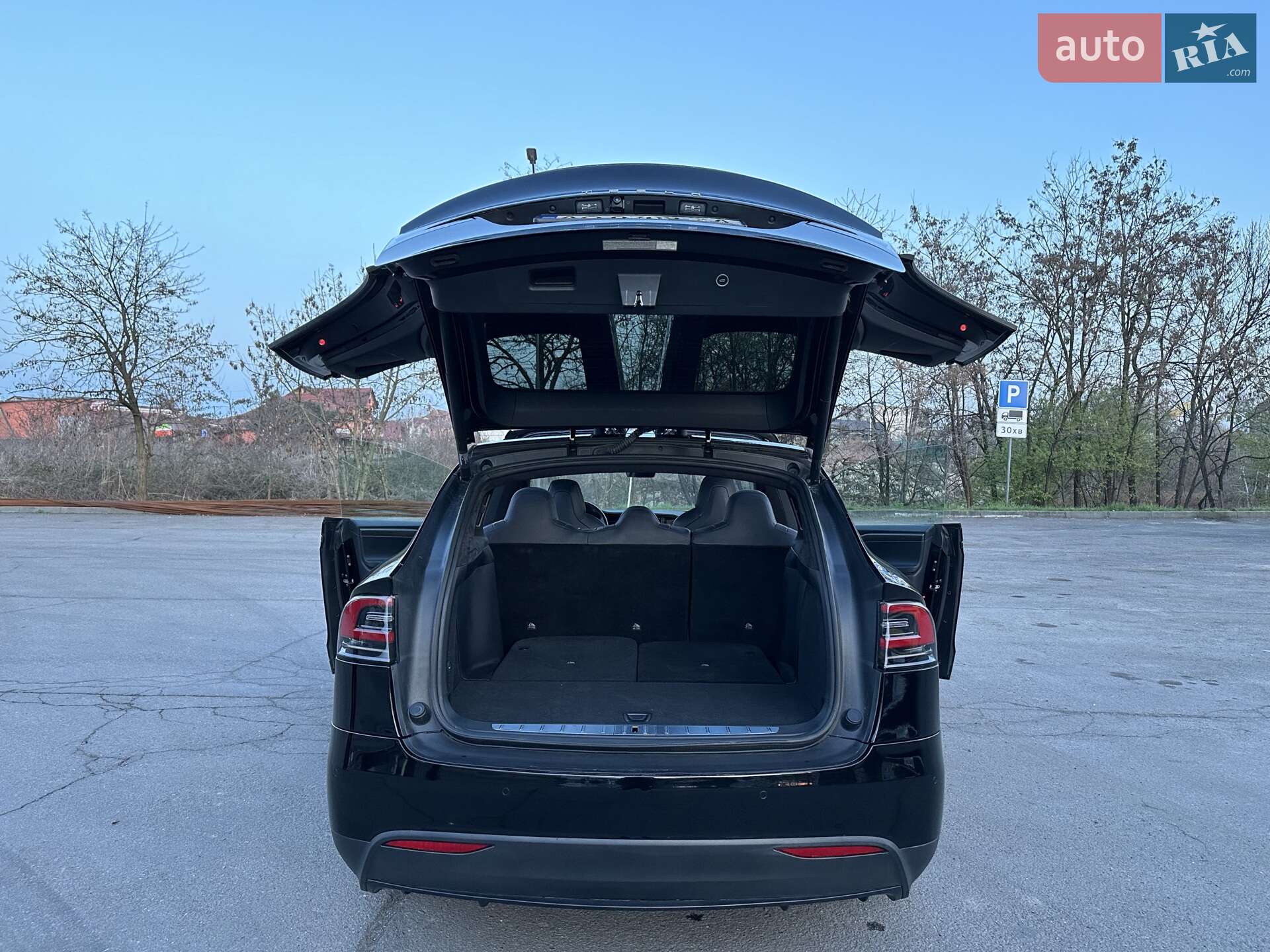 Tesla Model X 2018 VIN 5YJXCAE20JF123581 фото оголошення 18 з 26