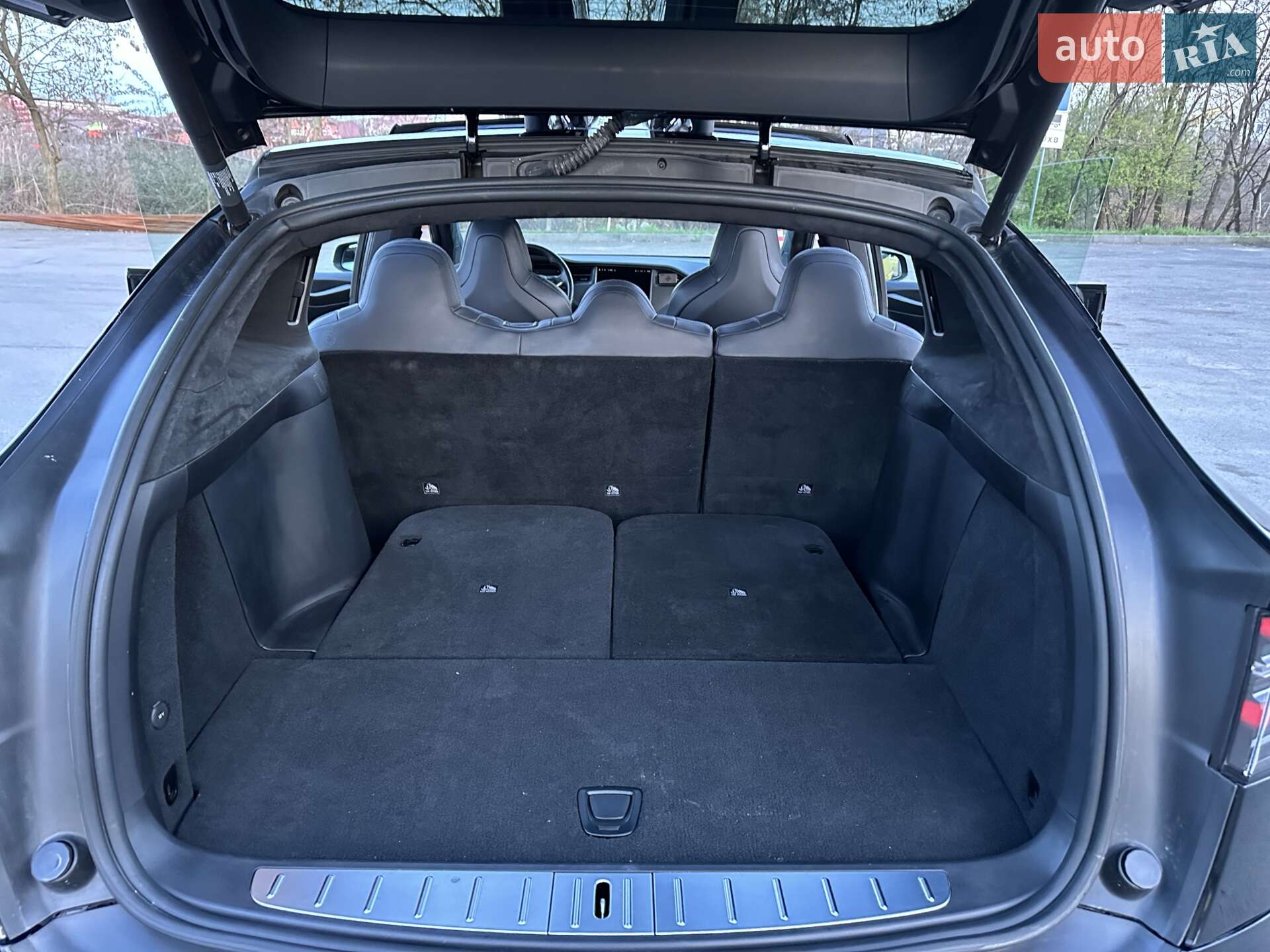 Tesla Model X 2018 VIN 5YJXCAE20JF123581 фото оголошення 19 з 26