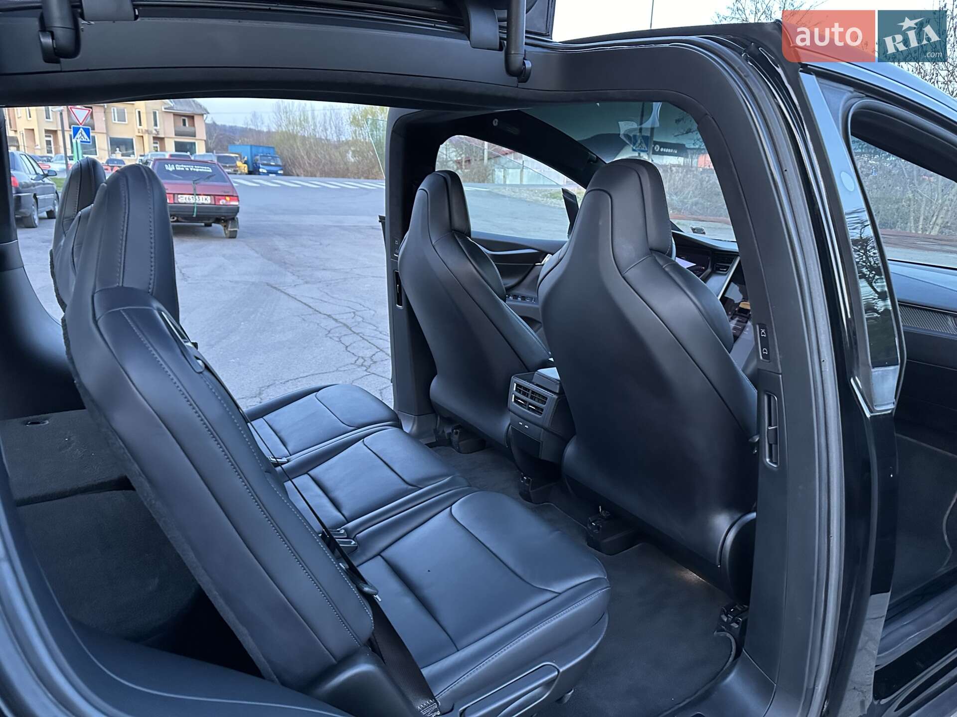 Tesla Model X 2018 VIN 5YJXCAE20JF123581 фото оголошення 20 з 26