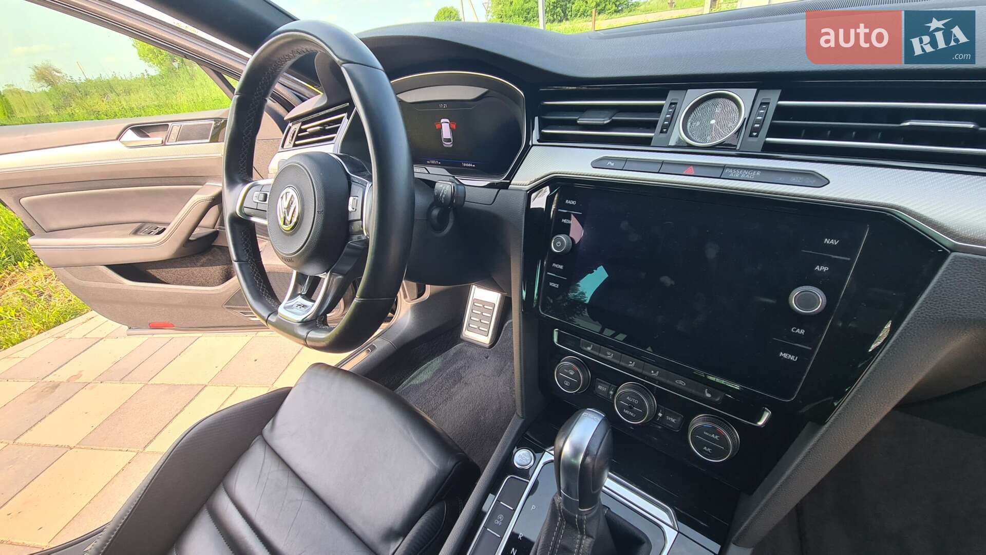 Volkswagen Passat 2018 VIN WVWZZZ3CZJE217086 фото оголошення 12 з 27