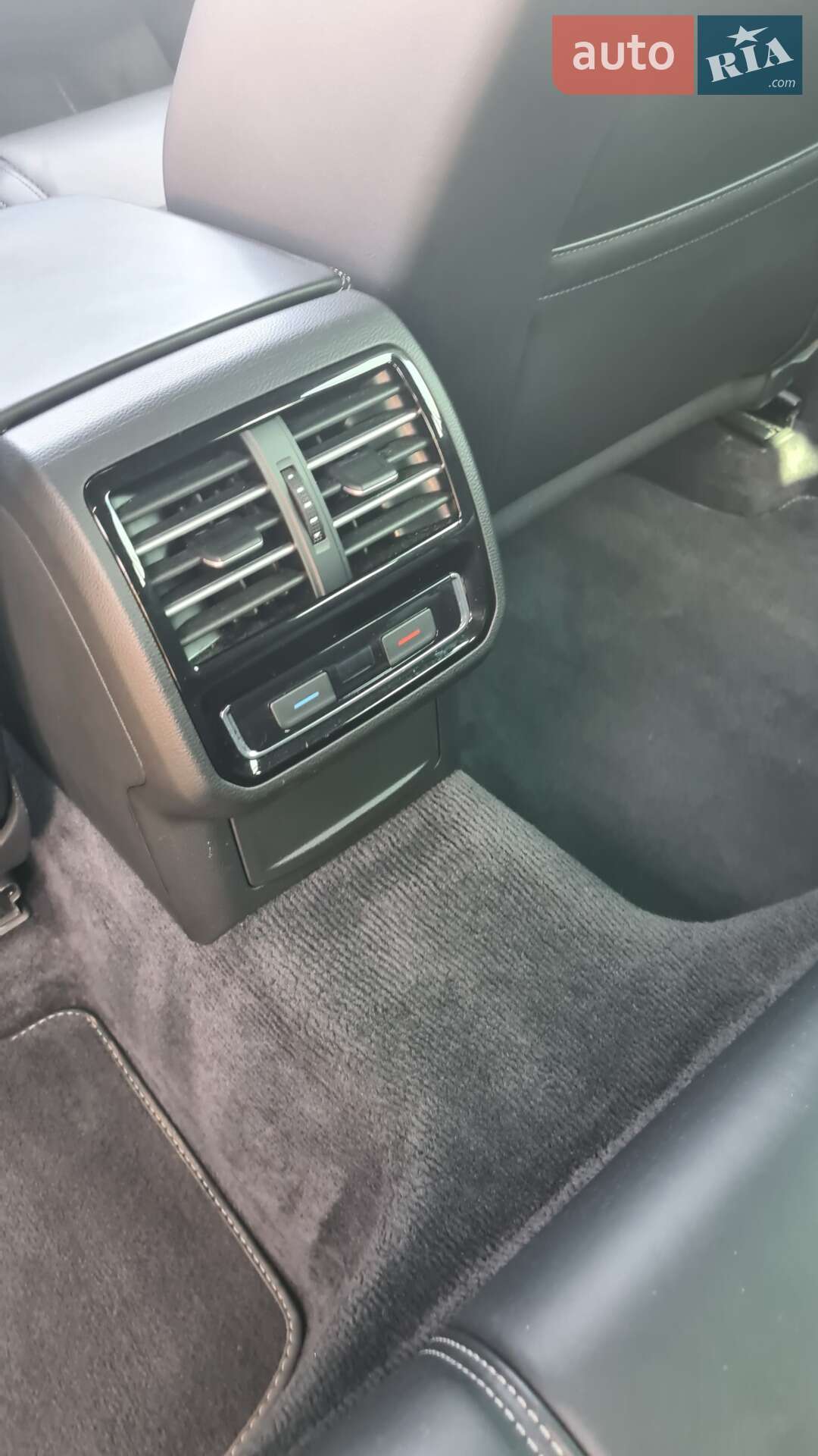 Volkswagen Passat 2018 VIN WVWZZZ3CZJE217086 фото оголошення 14 з 27