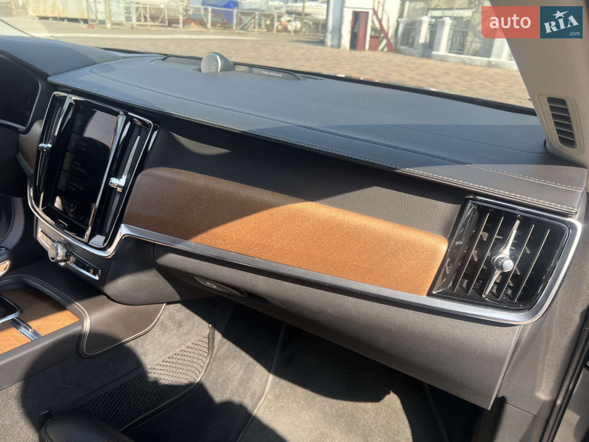 Volvo S90 2016 VIN YV1A22ML6H1005203 фото оголошення 15 з 28