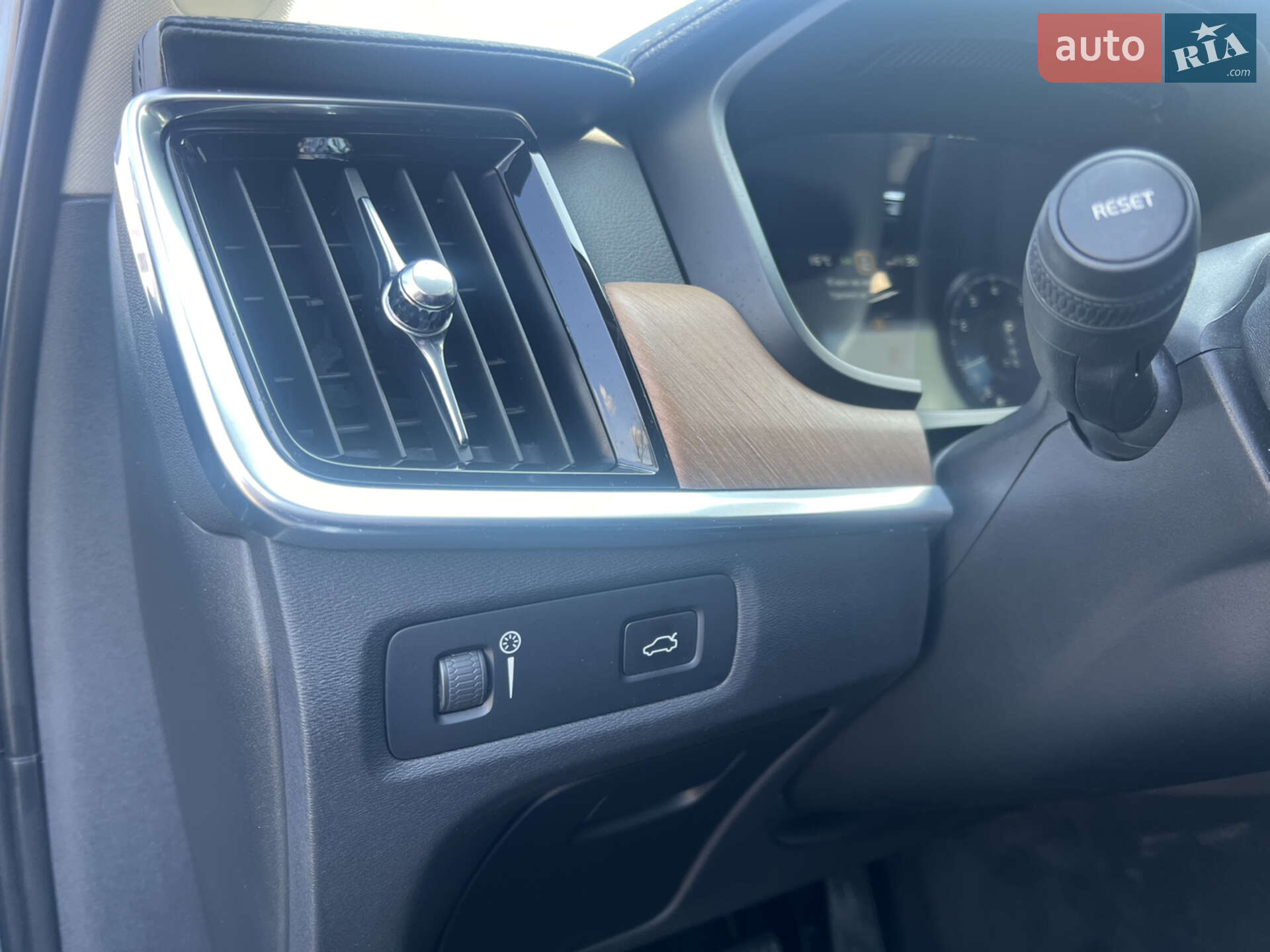 Volvo S90 2016 VIN YV1A22ML6H1005203 фото оголошення 20 з 28