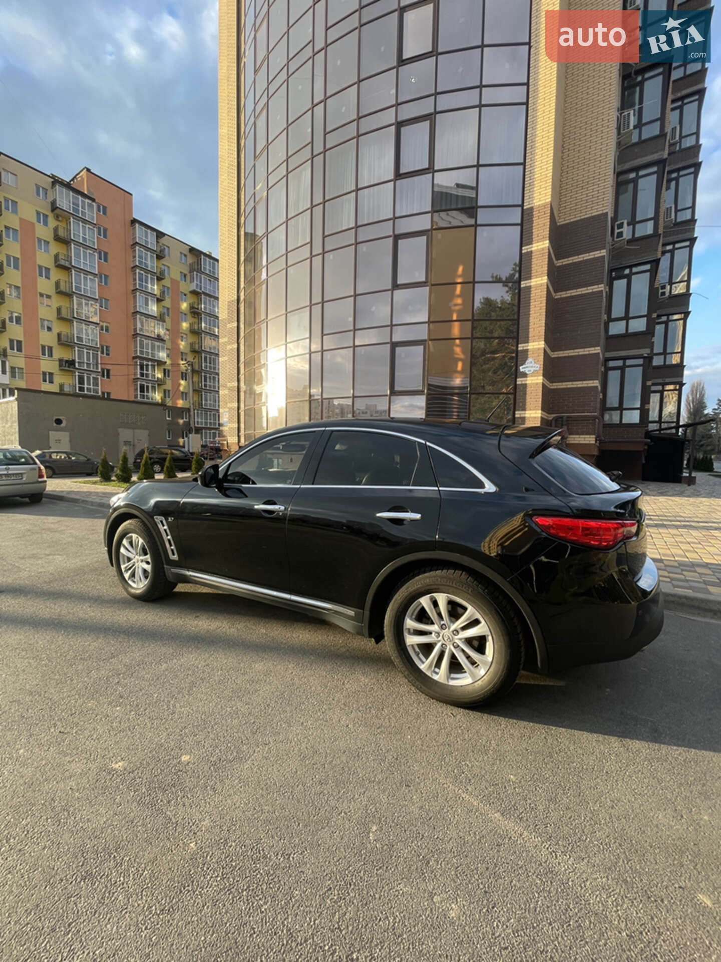 Infiniti QX70 2017 VIN JN8CS1MU2HM143275 фото оголошення 11 з 22