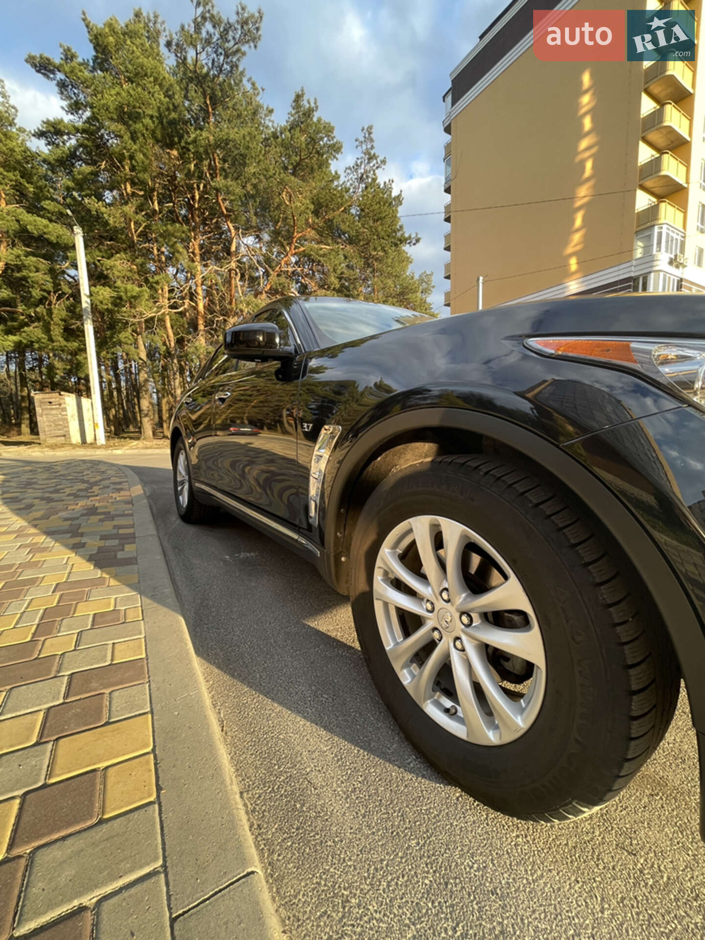 Infiniti QX70 2017 VIN JN8CS1MU2HM143275 фото оголошення 12 з 22