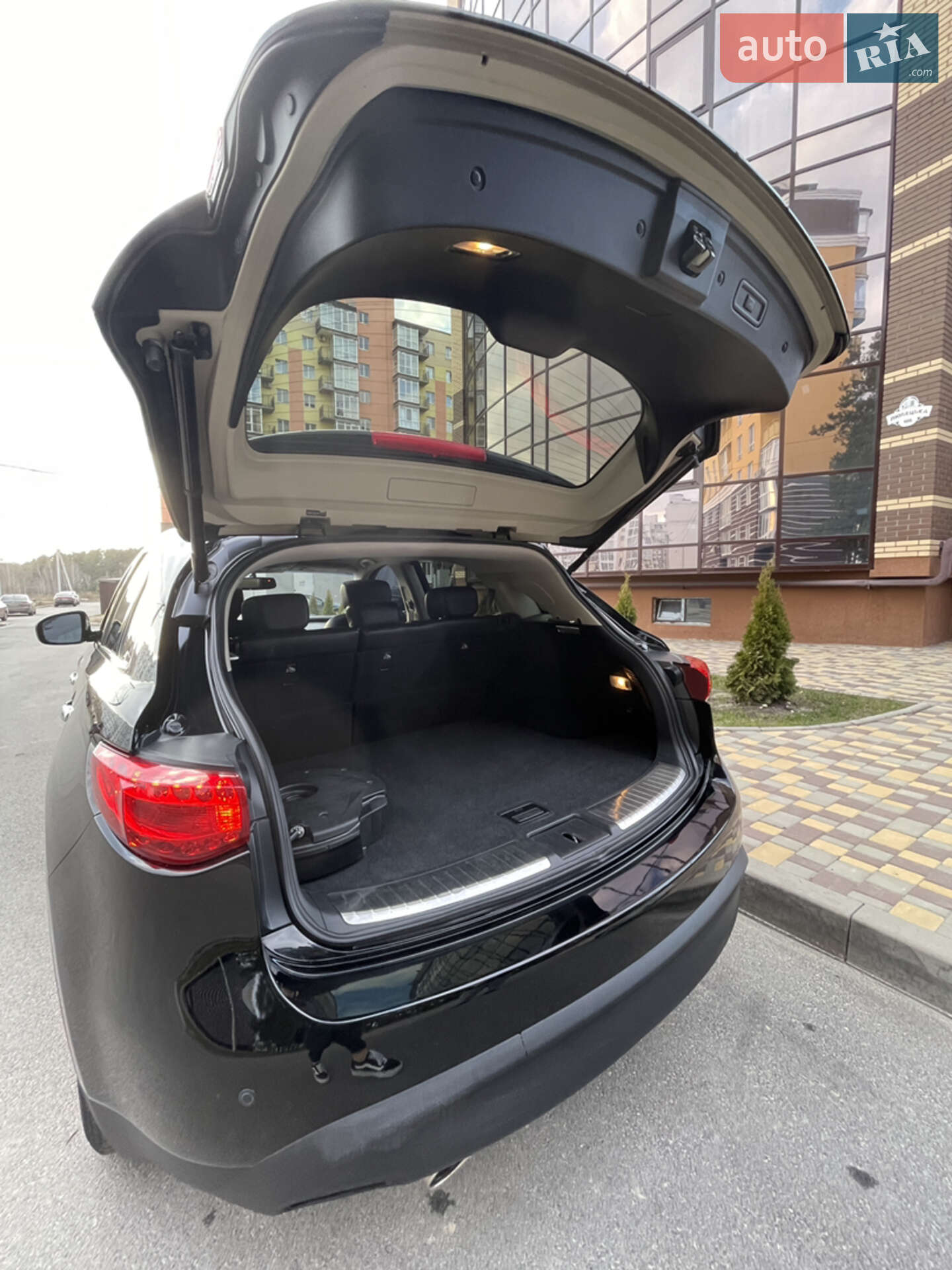 Infiniti QX70 2017 VIN JN8CS1MU2HM143275 фото оголошення 17 з 22