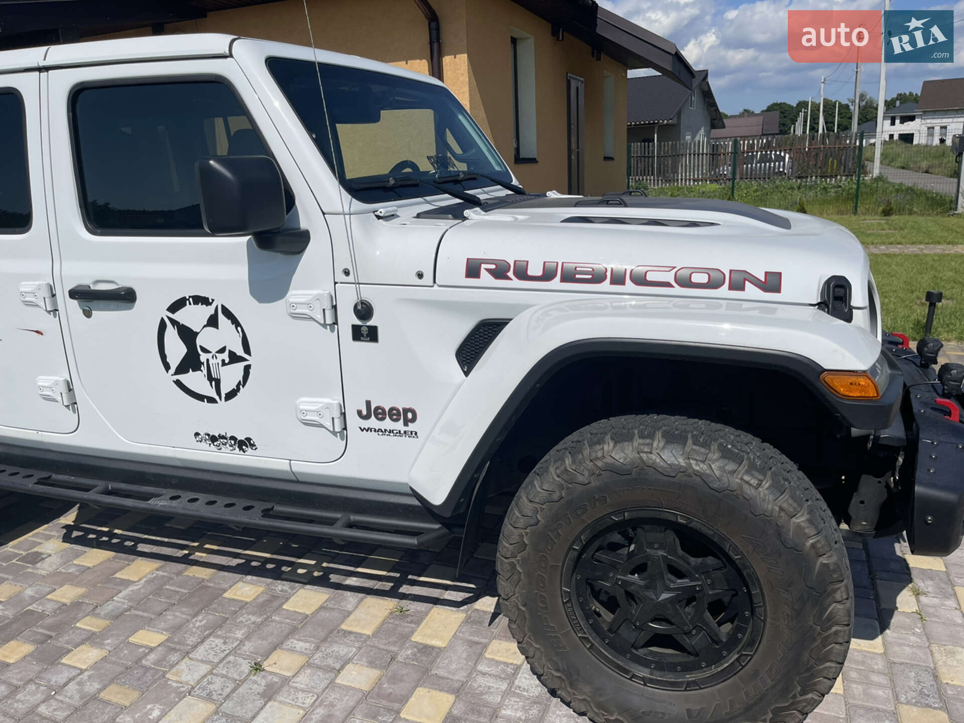 Jeep Wrangler 2018 VIN 1C4HJXFN8JW255490 фото оголошення 2 з 23
